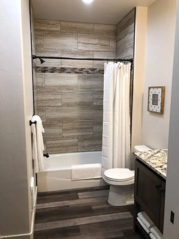 On Salmon River/Sleeps 6/2 bed 2 bath 11