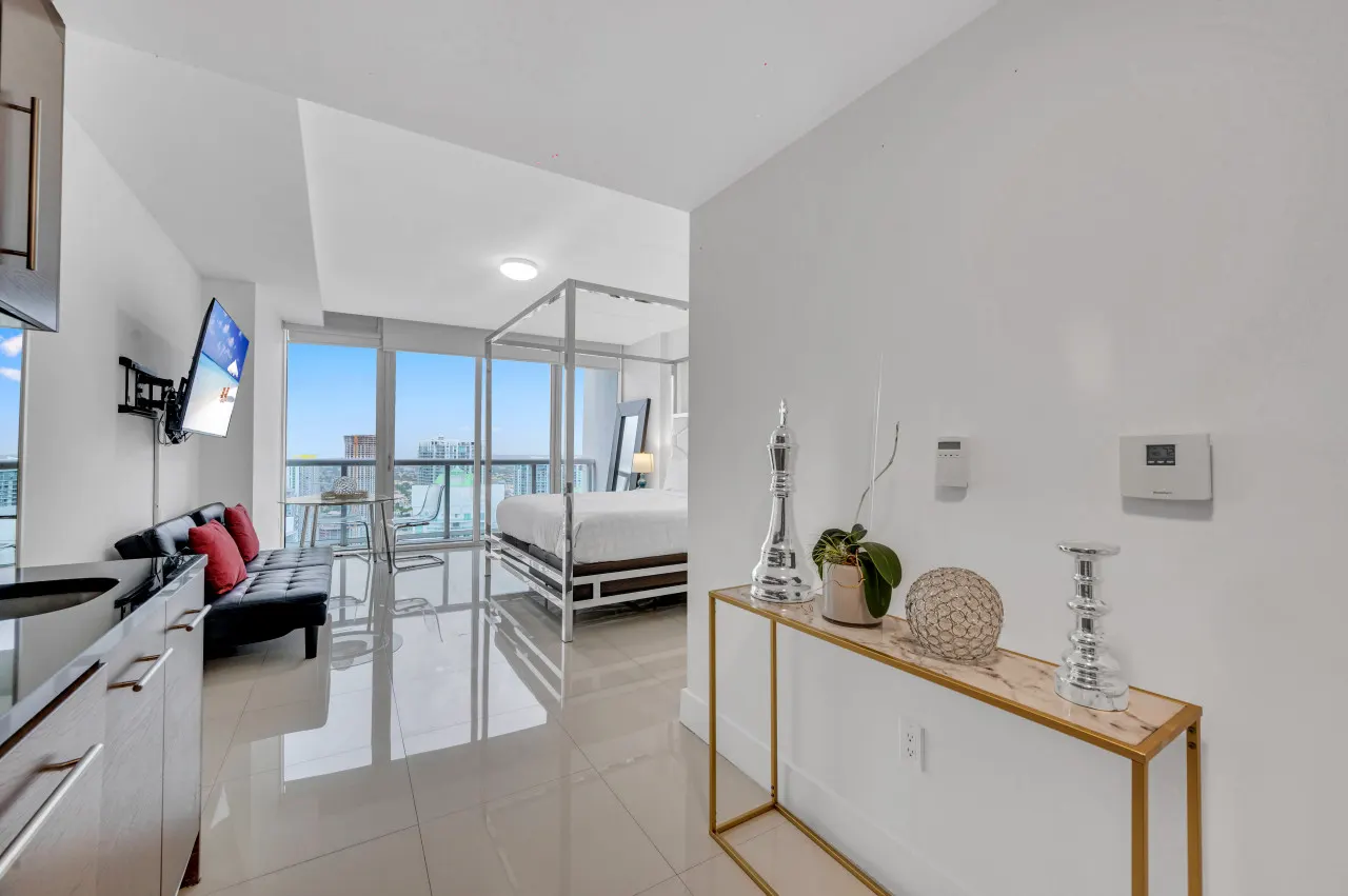 ★ ★ Highest floor Icon W Brickell / Location ★ ★ 9
