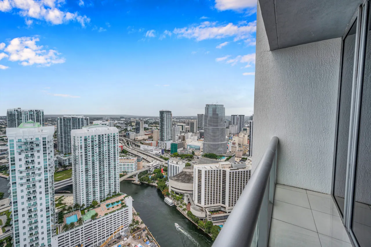 ★ ★ Highest floor Icon W Brickell / Location ★ ★ 19