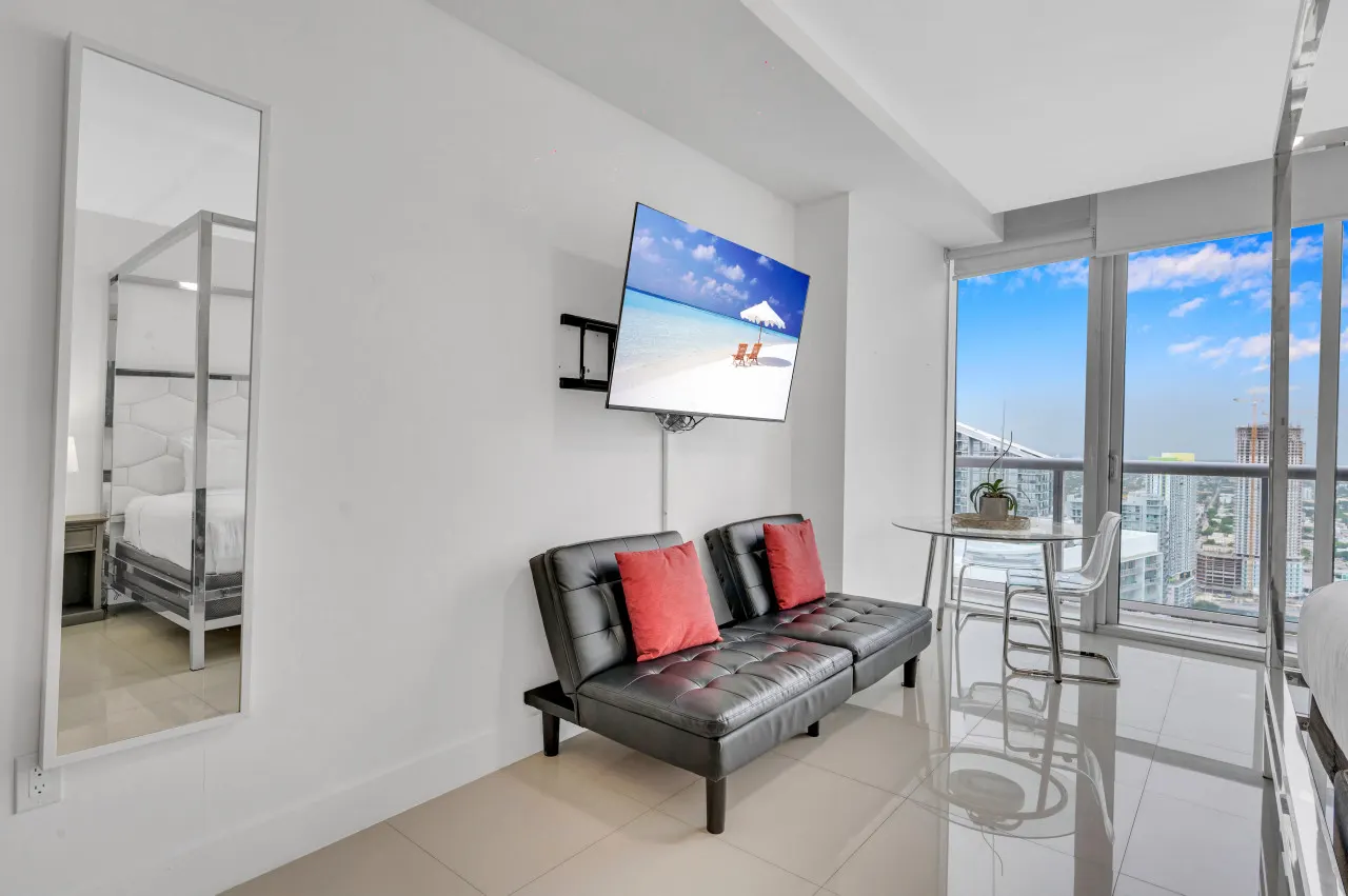 ★ ★ Highest floor Icon W Brickell / Location ★ ★ 6