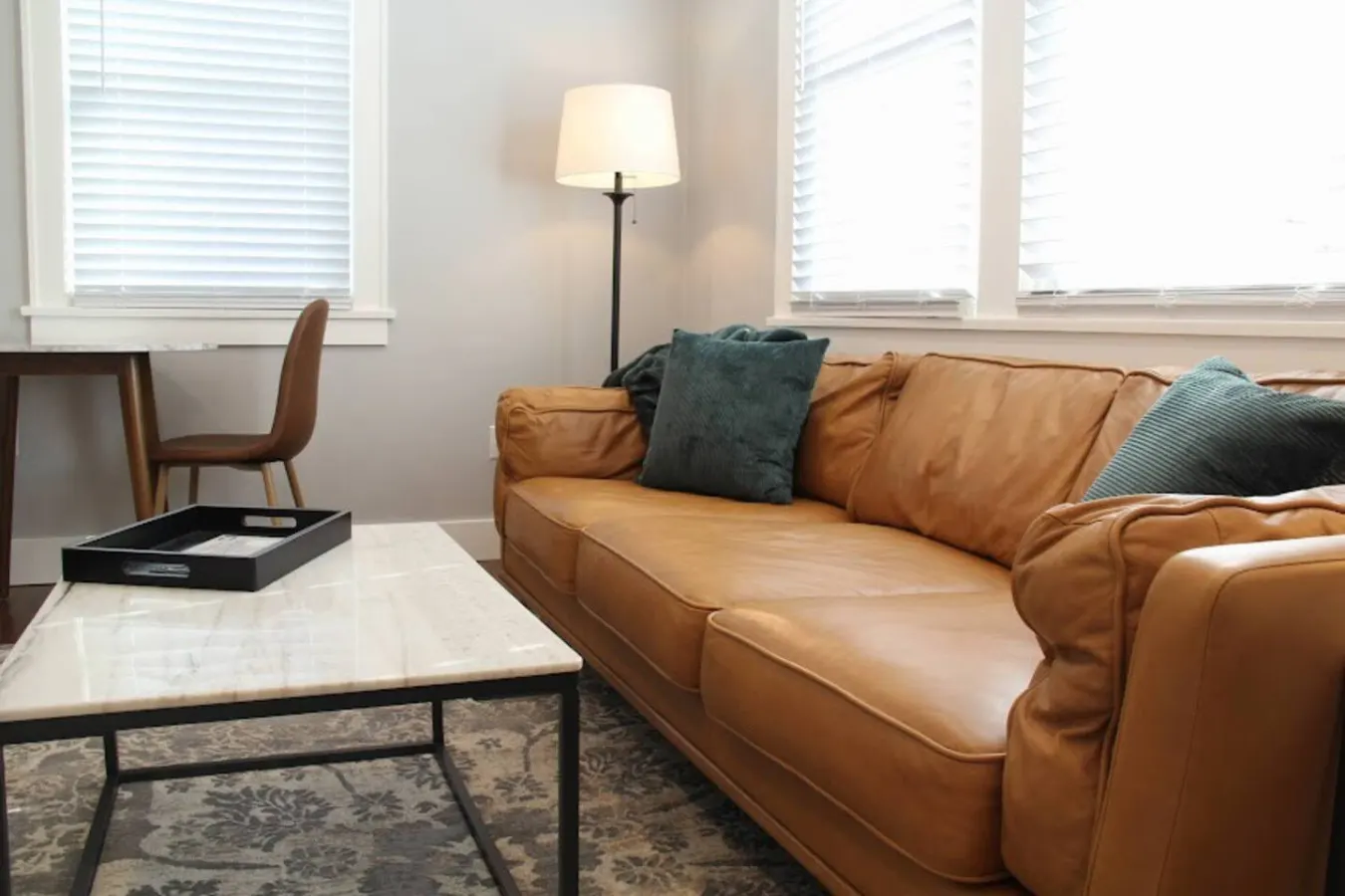 Cozy Haven In The City W/Deck <5 min to DT Knox 17