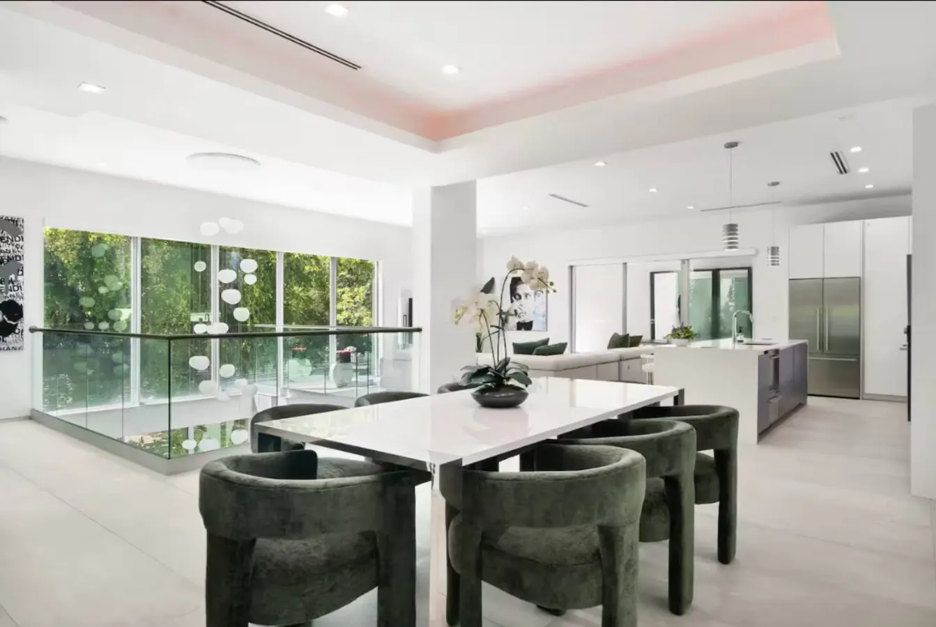 NEW Brickell Luxury Home—Rooftop Pool & CityViews! 10