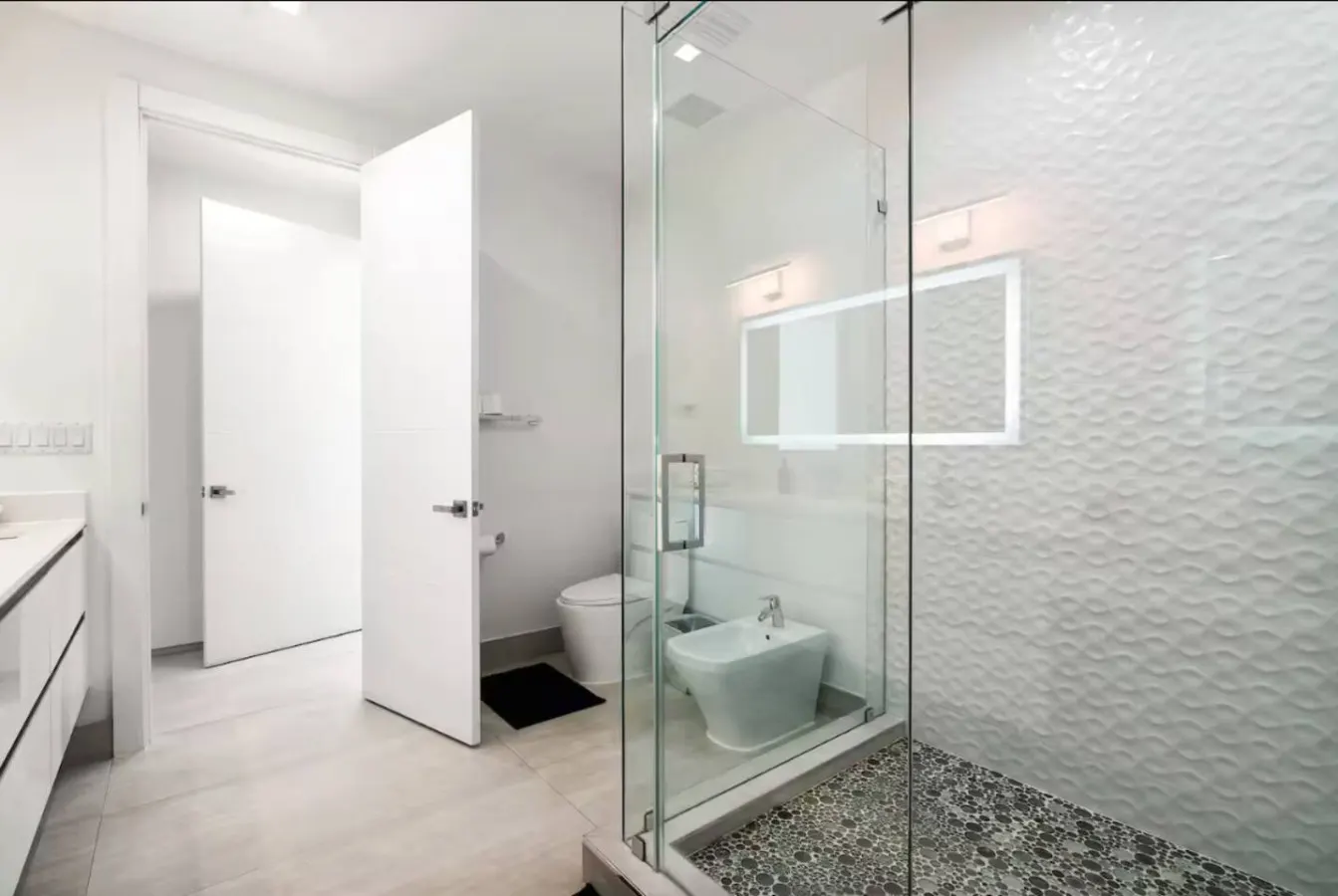 NEW Brickell Luxury Home—Rooftop Pool & CityViews! 14