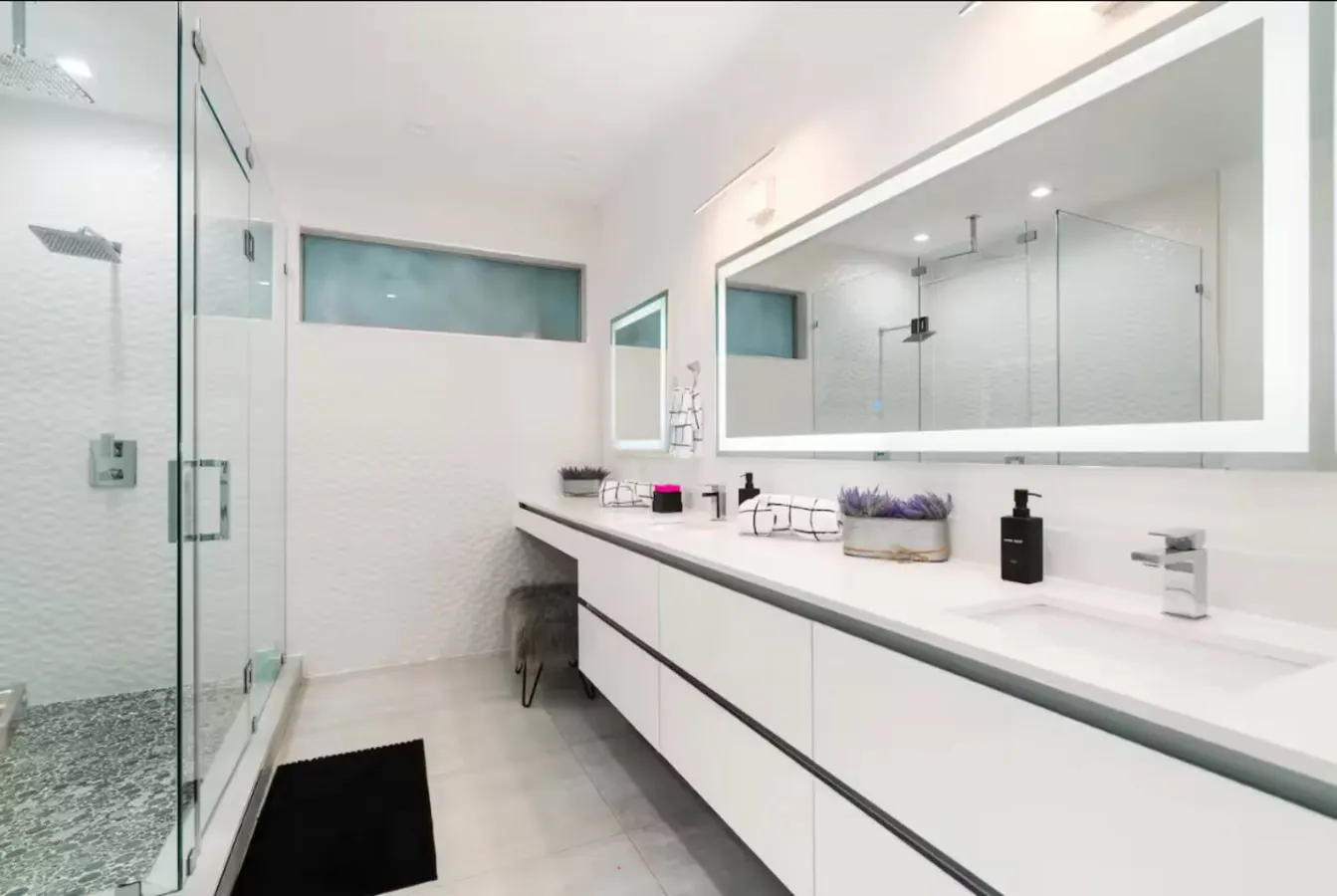 NEW Brickell Luxury Home—Rooftop Pool & CityViews! 15