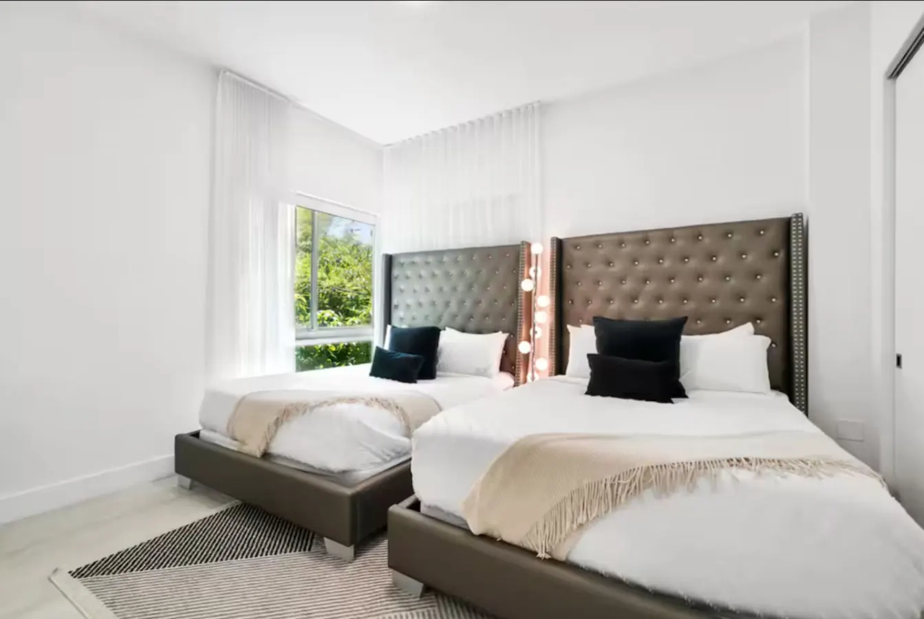 NEW Brickell Luxury Home—Rooftop Pool & CityViews! 16