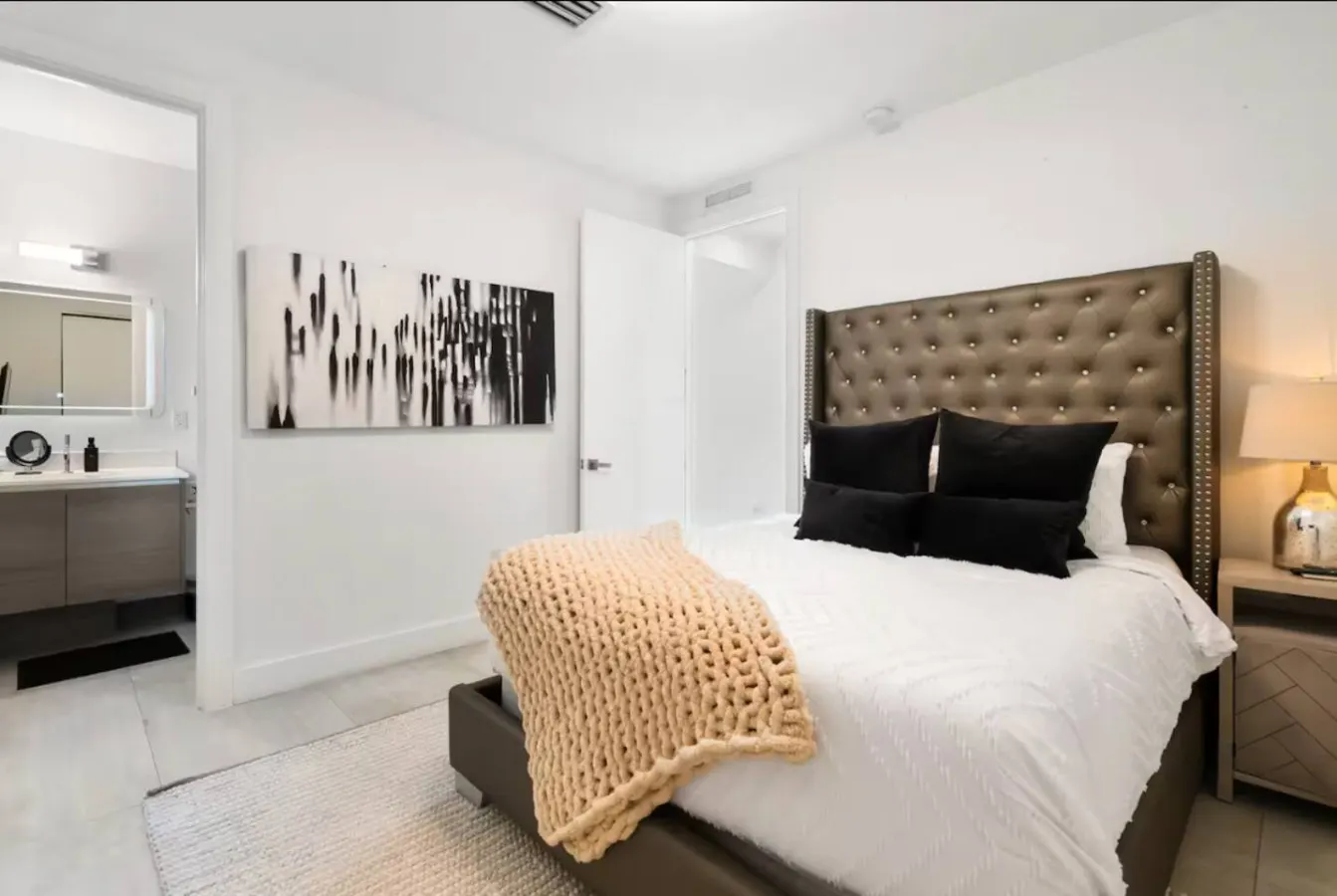 NEW Brickell Luxury Home—Rooftop Pool & CityViews! 8