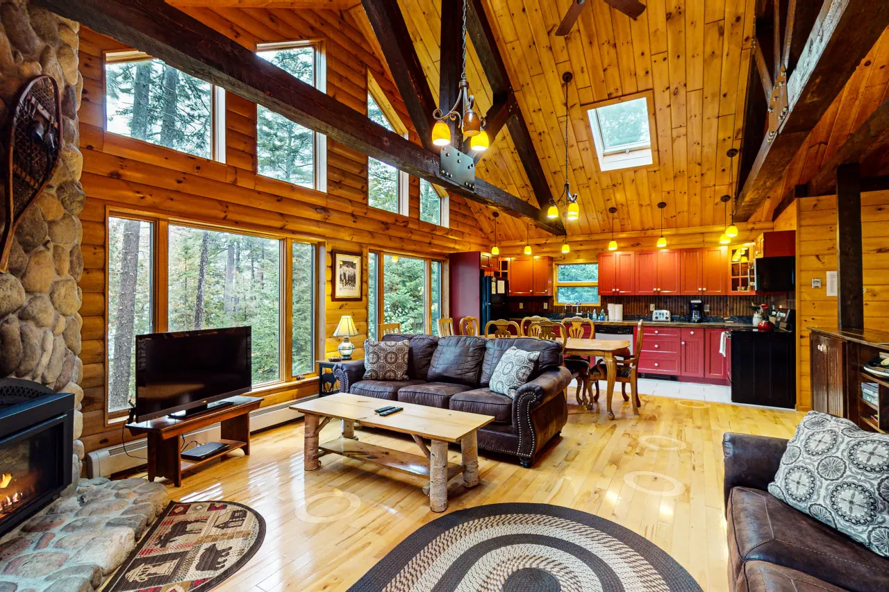 Loon Lodge 10