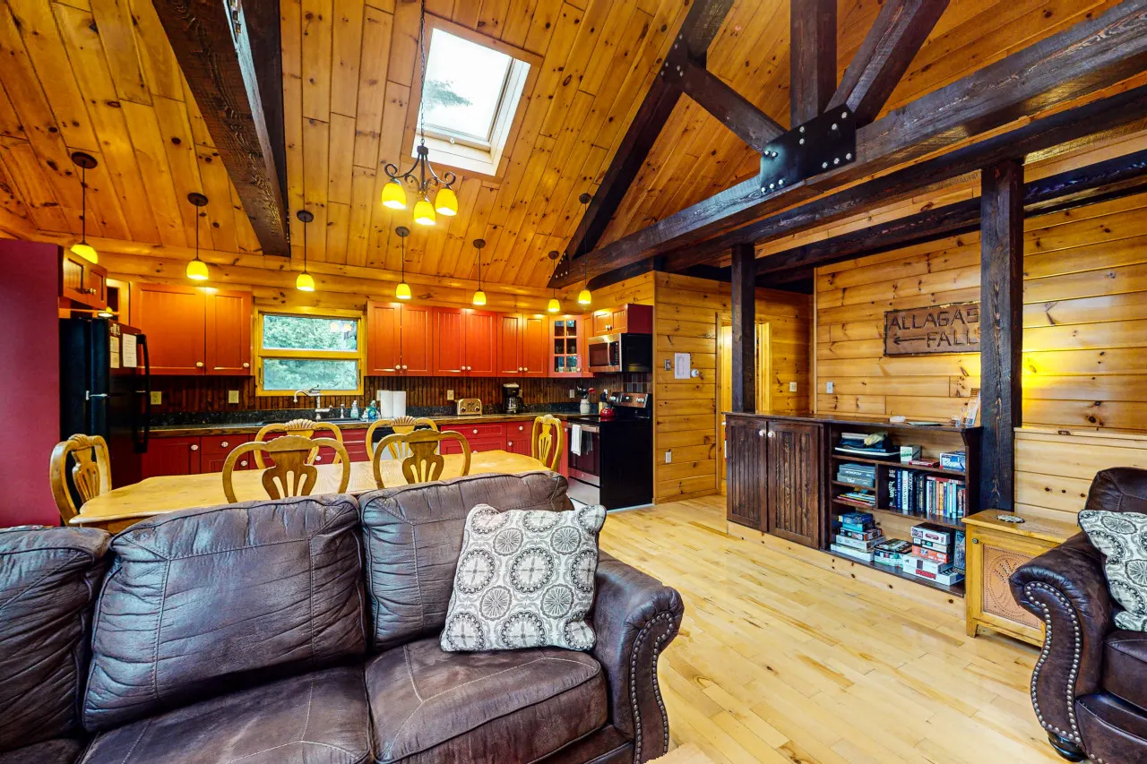 Loon Lodge 11