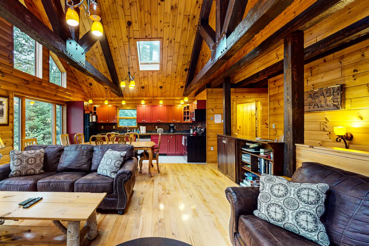 Loon Lodge 8