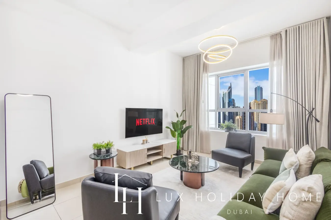 LUX The Armada Suite JLT 1