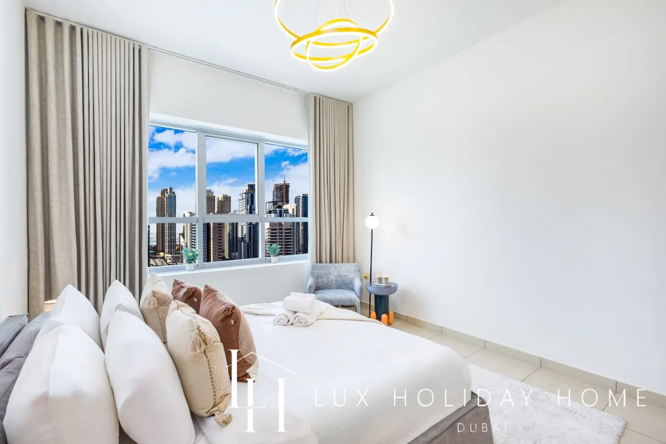 LUX The Armada Suite JLT 13
