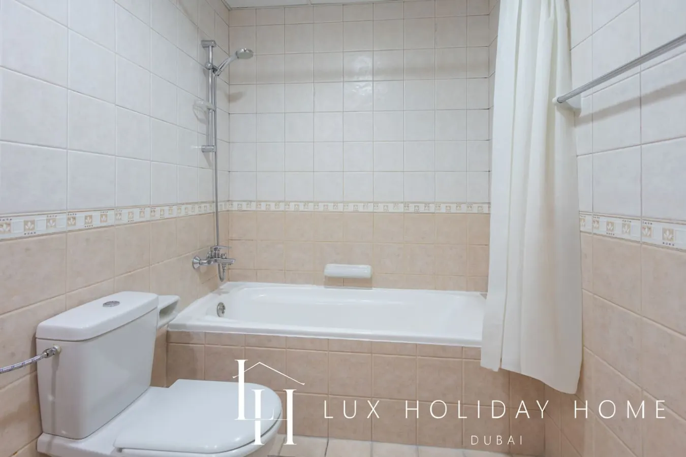 LUX The Armada Suite JLT 15