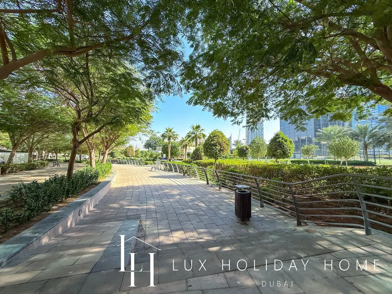 LUX The Armada Suite JLT 17