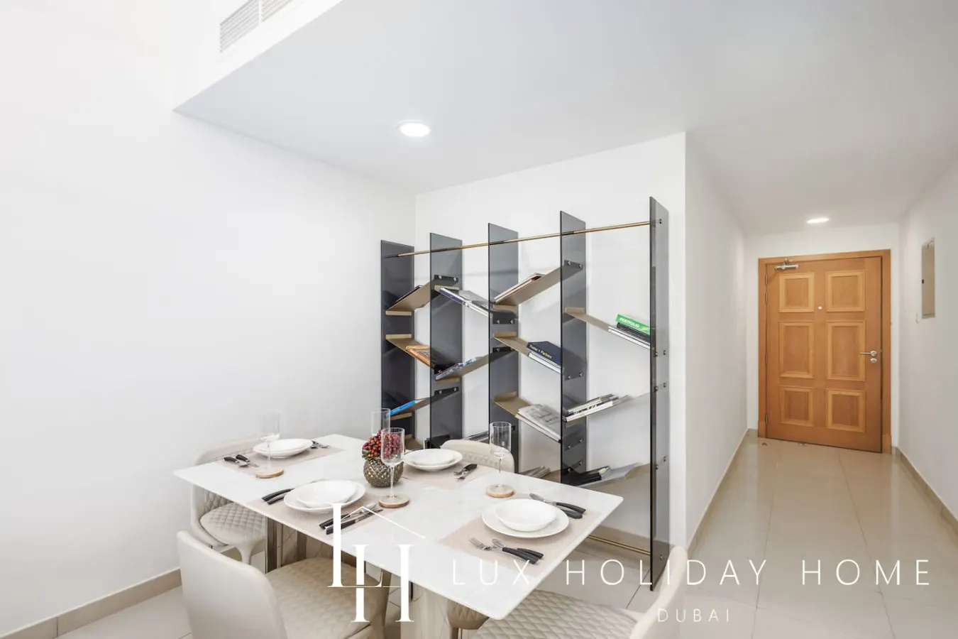 LUX The Armada Suite JLT 6