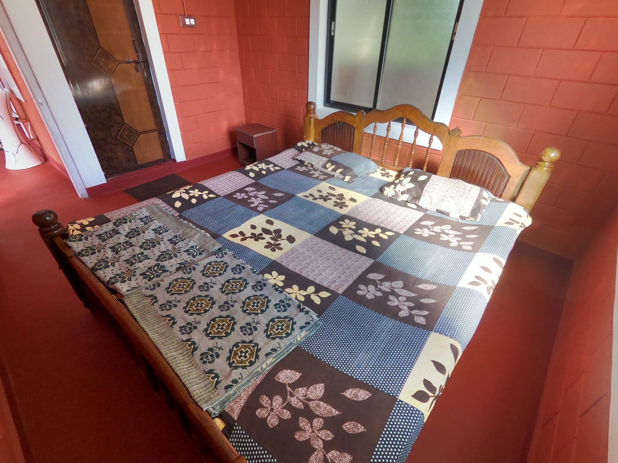 Hallimane Homestay features with a garden stay 7