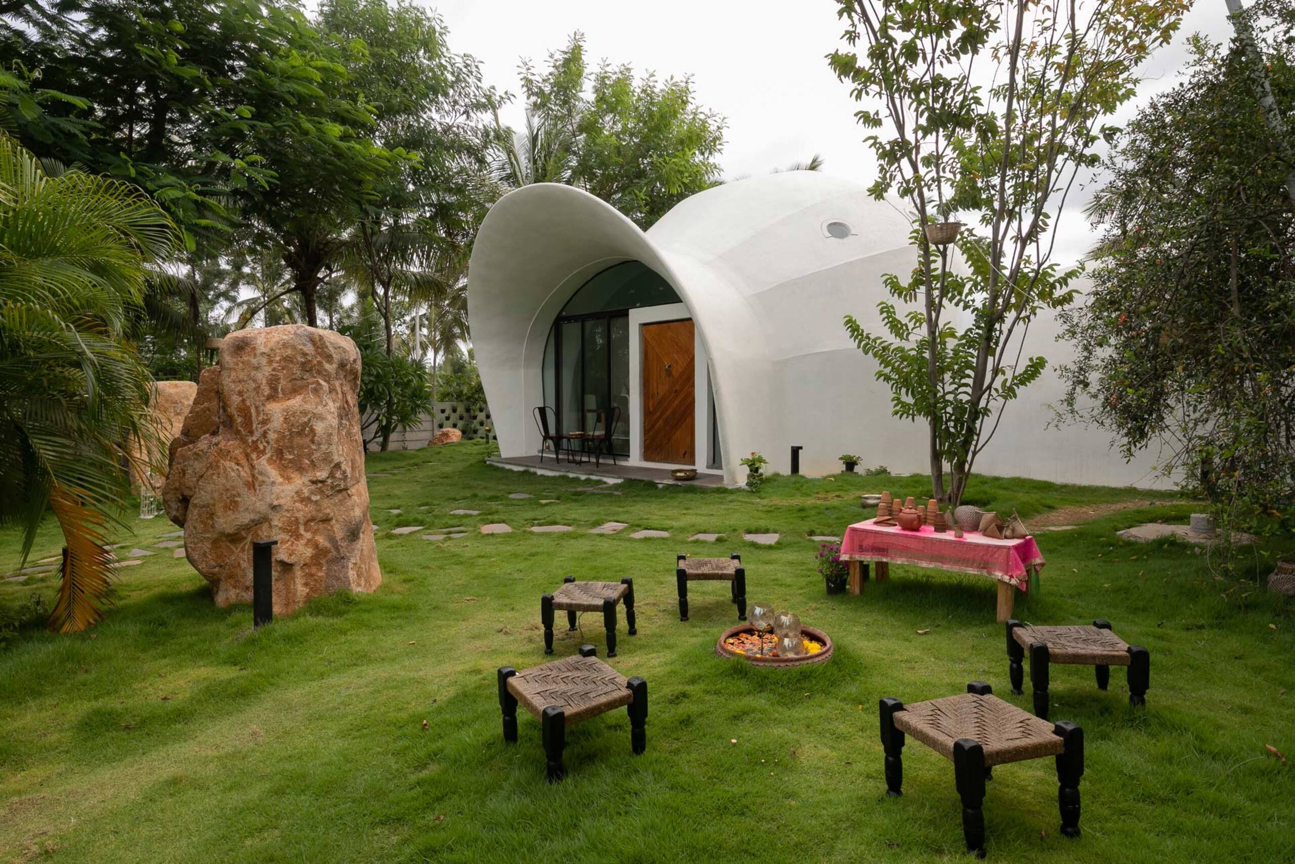 4BR Lux Villa w/Pool & Lawn Shwaas@ Mysore 30