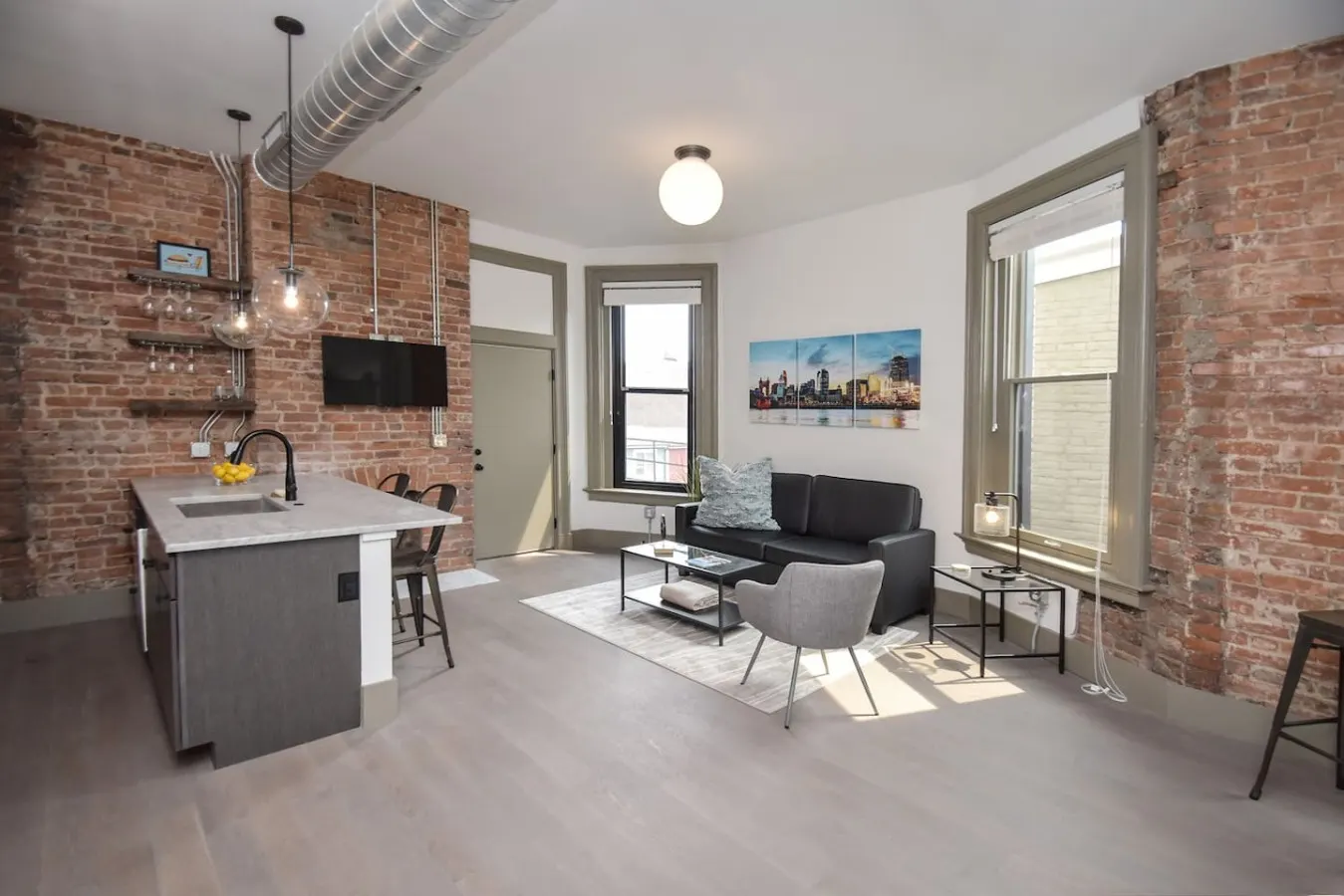 Gorgeous Condo in Heart of OTR, Free Parking! 1