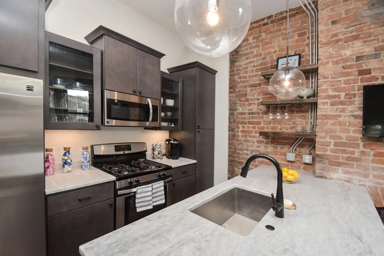 Gorgeous Condo in Heart of OTR, Free Parking! 9