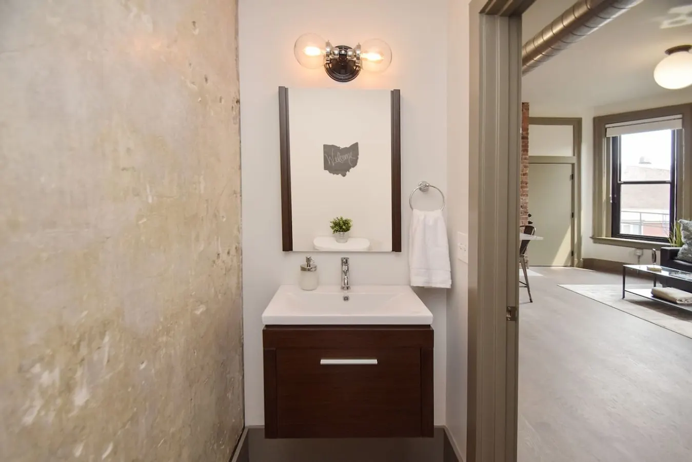Gorgeous Condo in Heart of OTR, Free Parking! 12