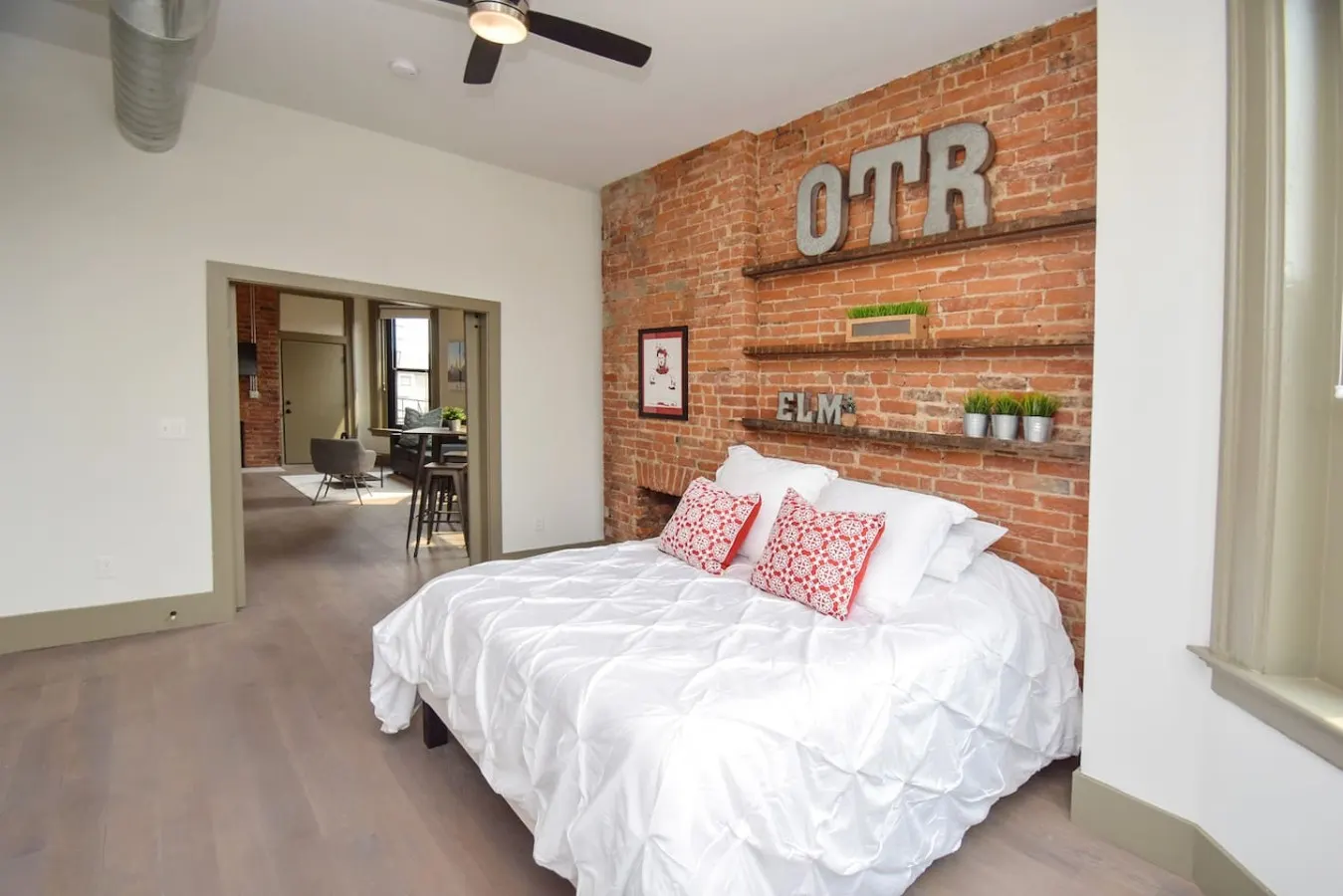 Gorgeous Condo in Heart of OTR, Free Parking! 15