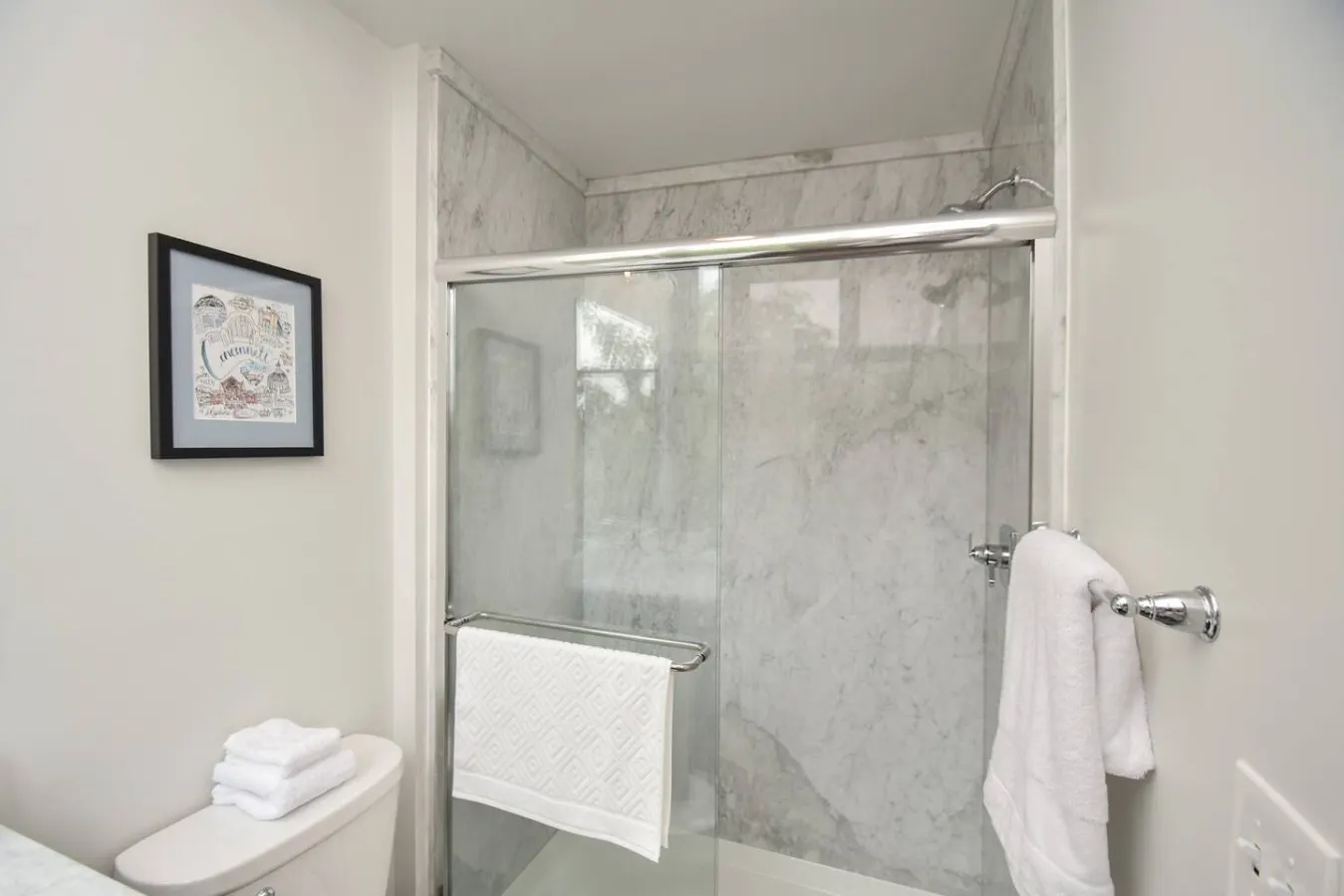 Gorgeous Condo in Heart of OTR, Free Parking! 19