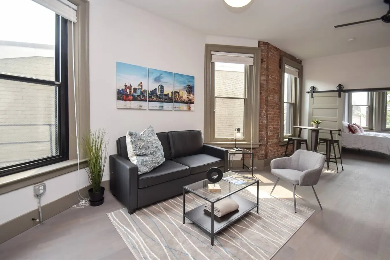 Gorgeous Condo in Heart of OTR, Free Parking! 3