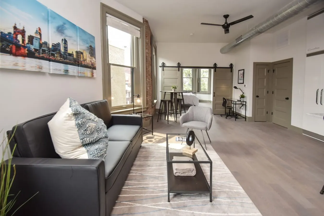 Gorgeous Condo in Heart of OTR, Free Parking! 4