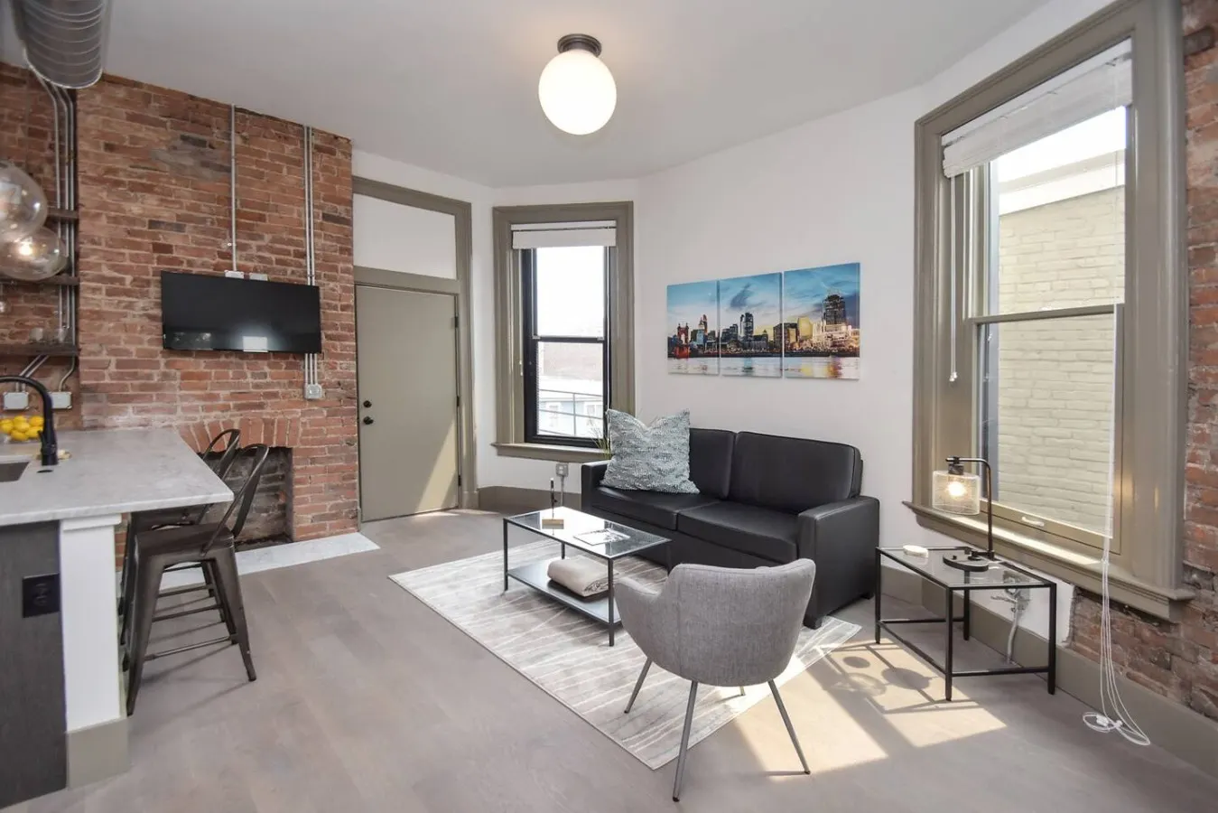 Gorgeous Condo in Heart of OTR, Free Parking! 5