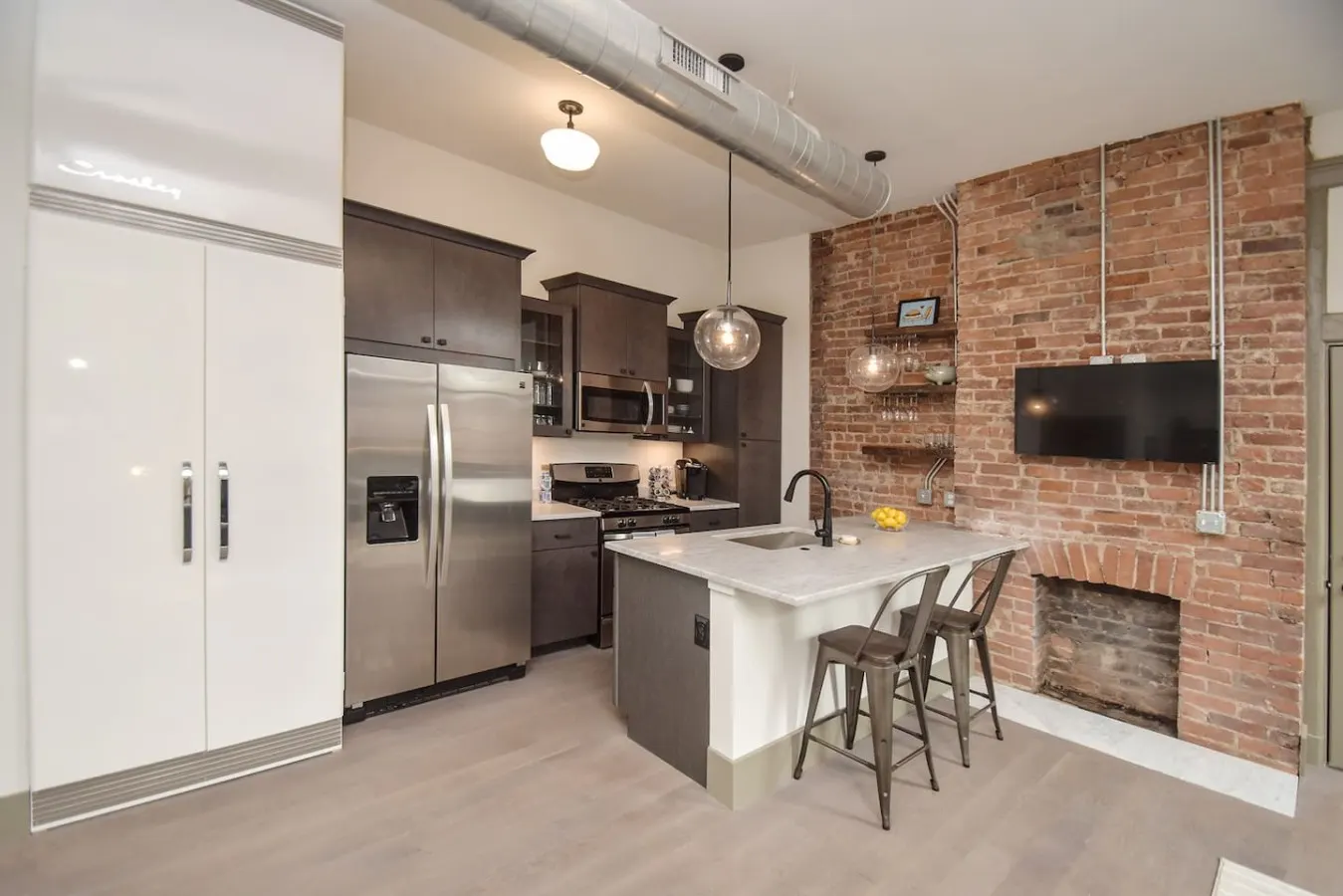 Gorgeous Condo in Heart of OTR, Free Parking! 8