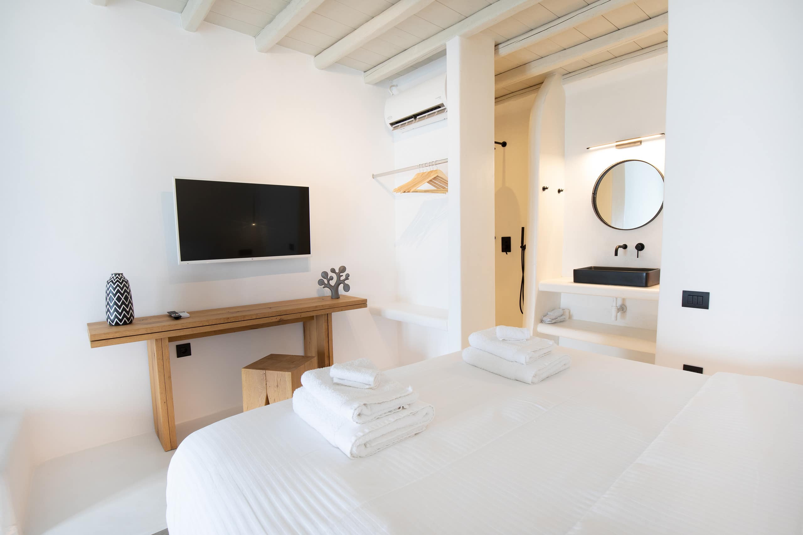 Obsession 2-Bedroom Suite With Panoramic Sea View 24