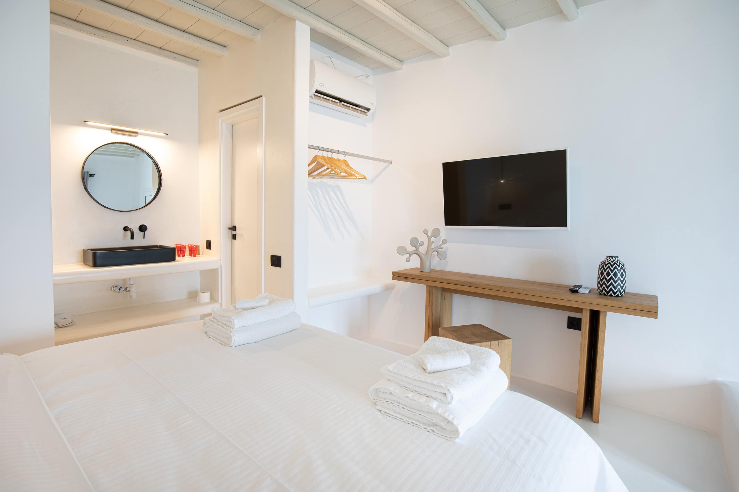 Obsession 2-Bedroom Suite With Panoramic Sea View 15