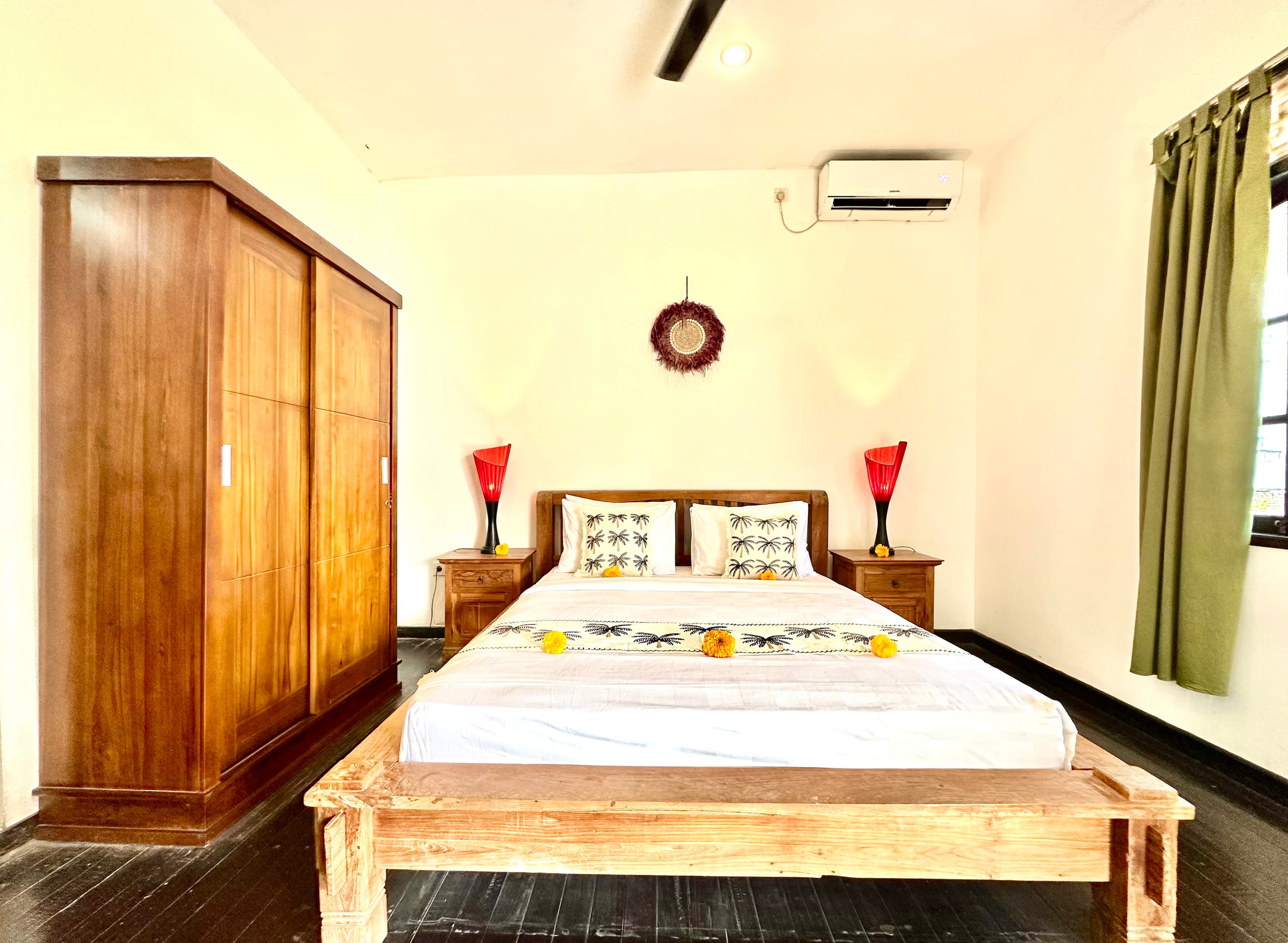 Family Villa in the middle of Legian walk to beach 18