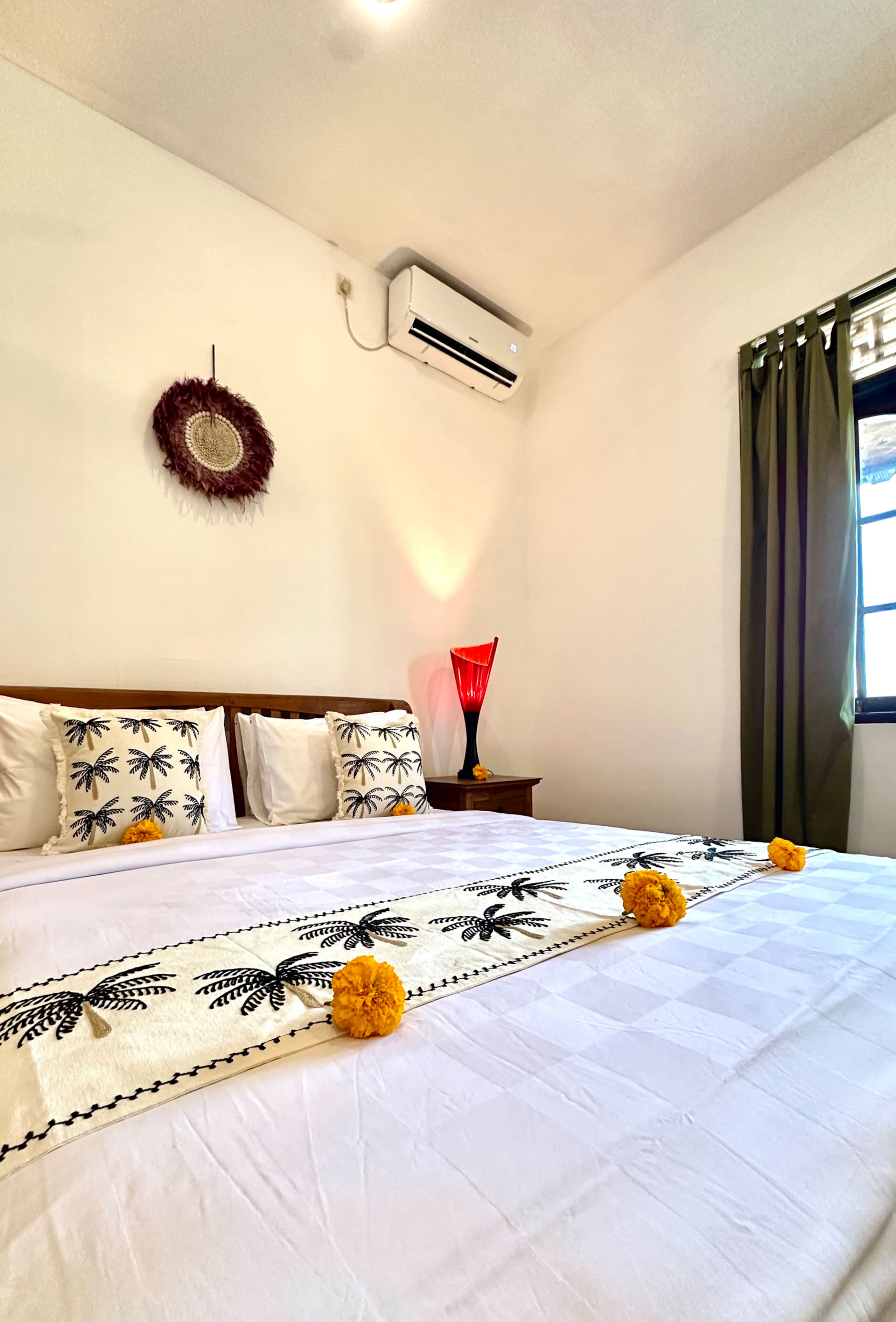Family Villa in the middle of Legian walk to beach 22
