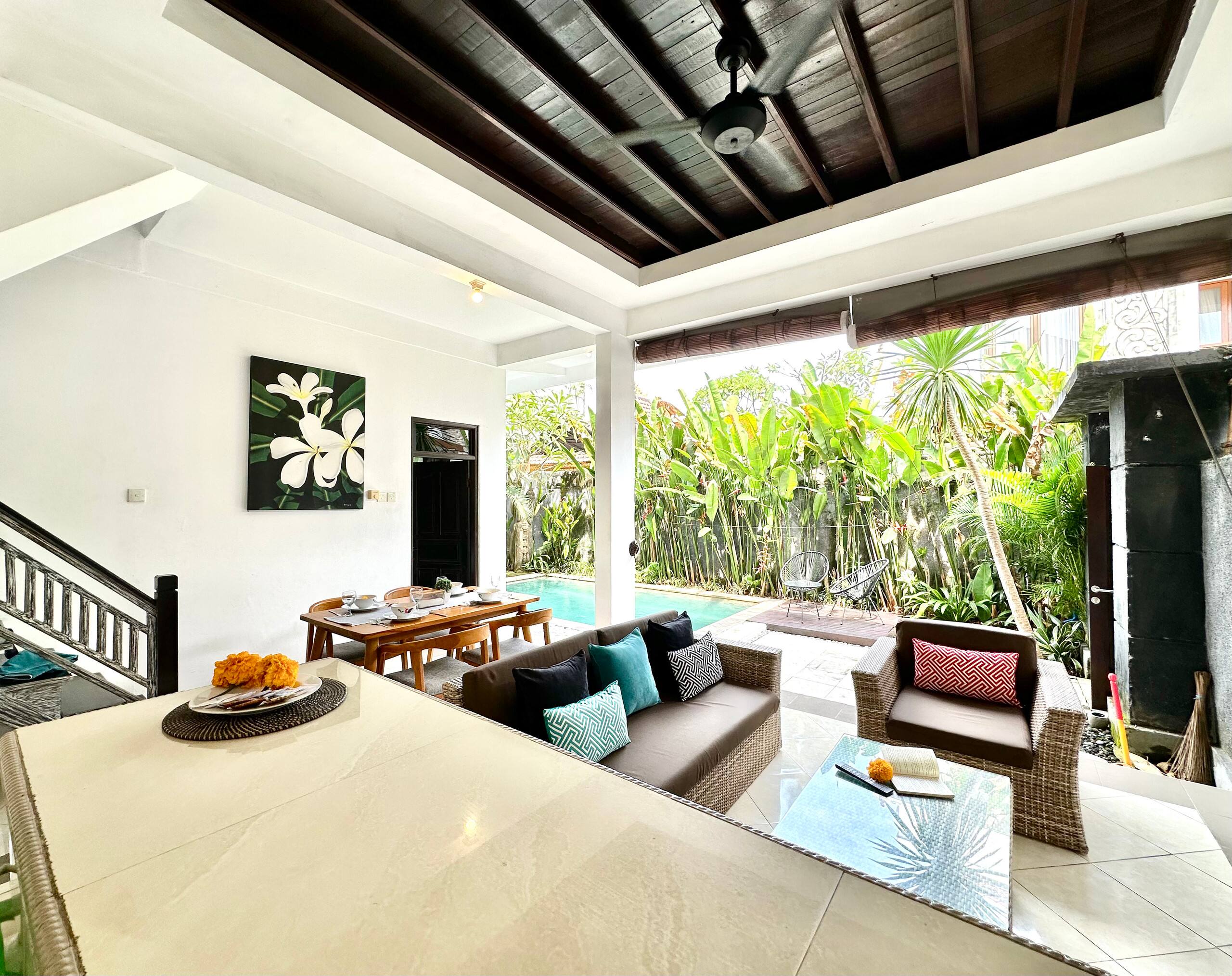 Family Villa in the middle of Legian walk to beach 40