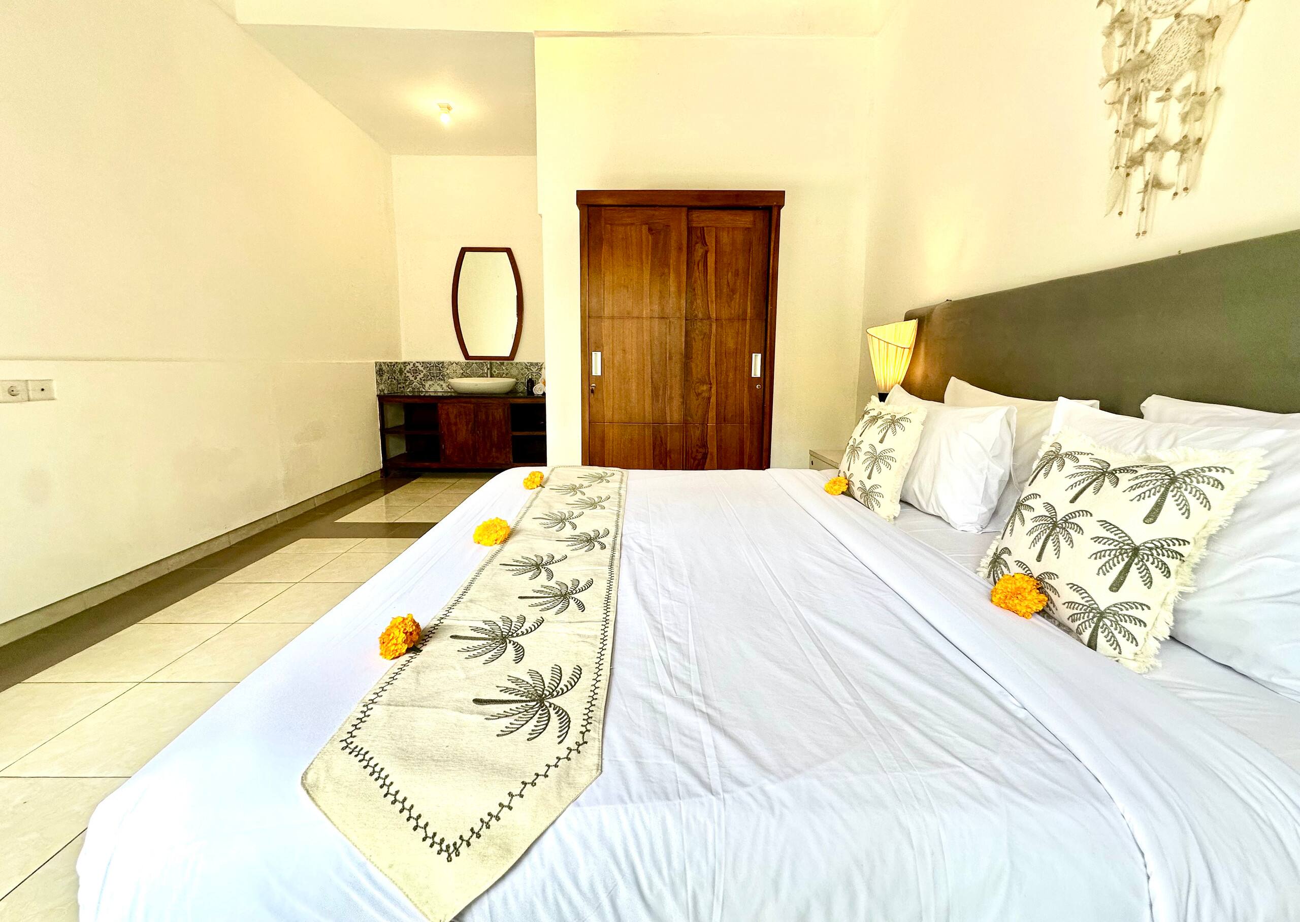 Family Villa in the middle of Legian walk to beach 14
