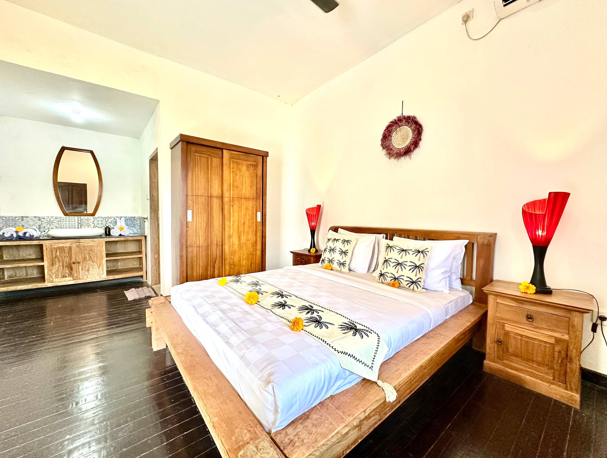 Family Villa in the middle of Legian walk to beach 20