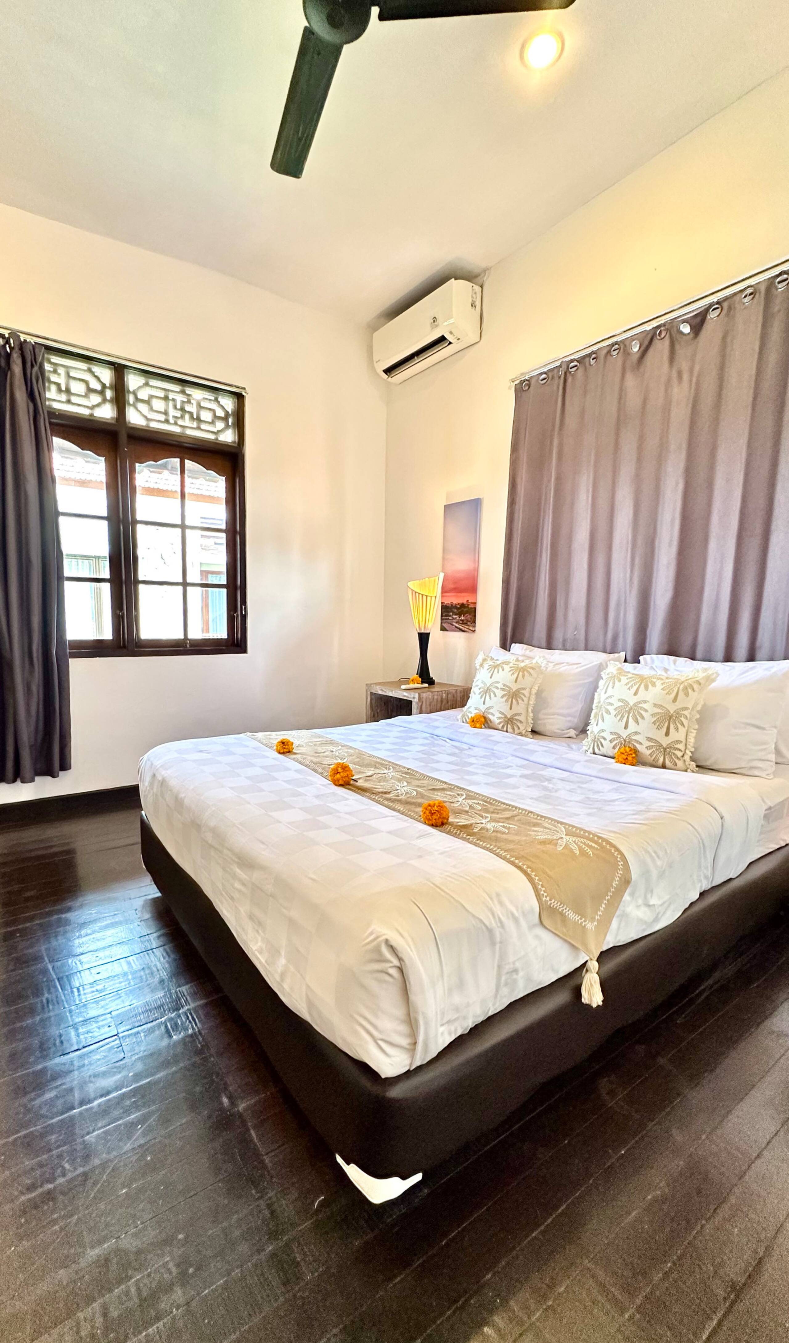 Family Villa in the middle of Legian walk to beach 38
