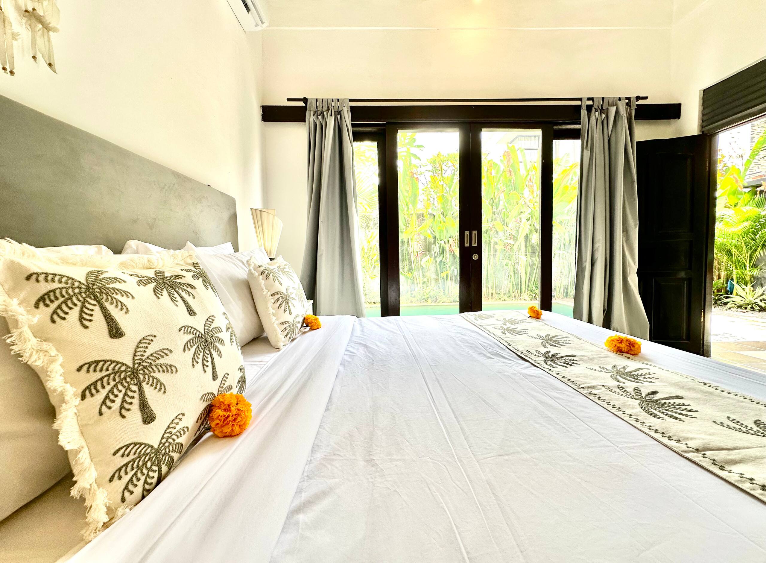 Family Villa in the middle of Legian walk to beach 13