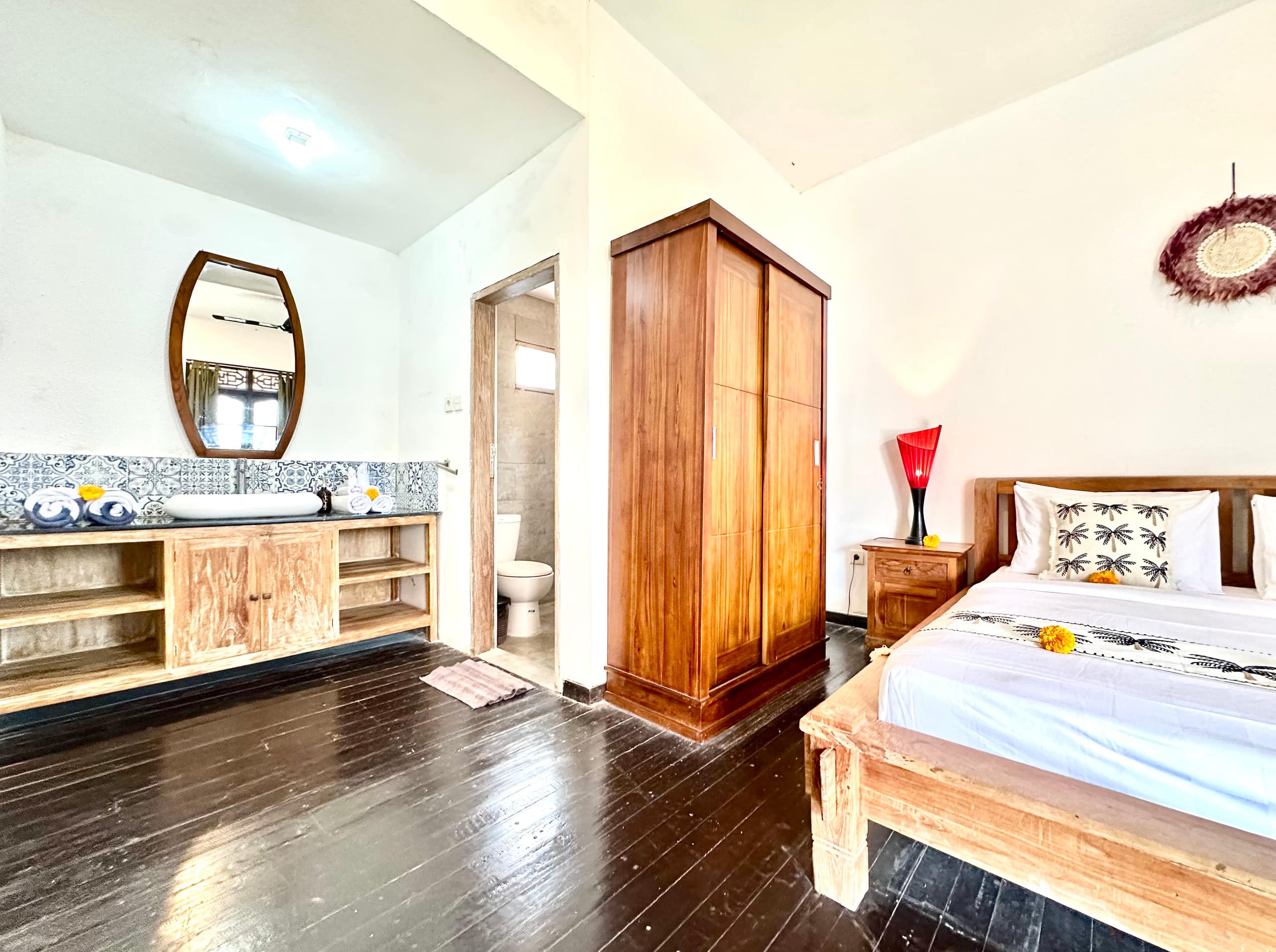 Family Villa in the middle of Legian walk to beach 8