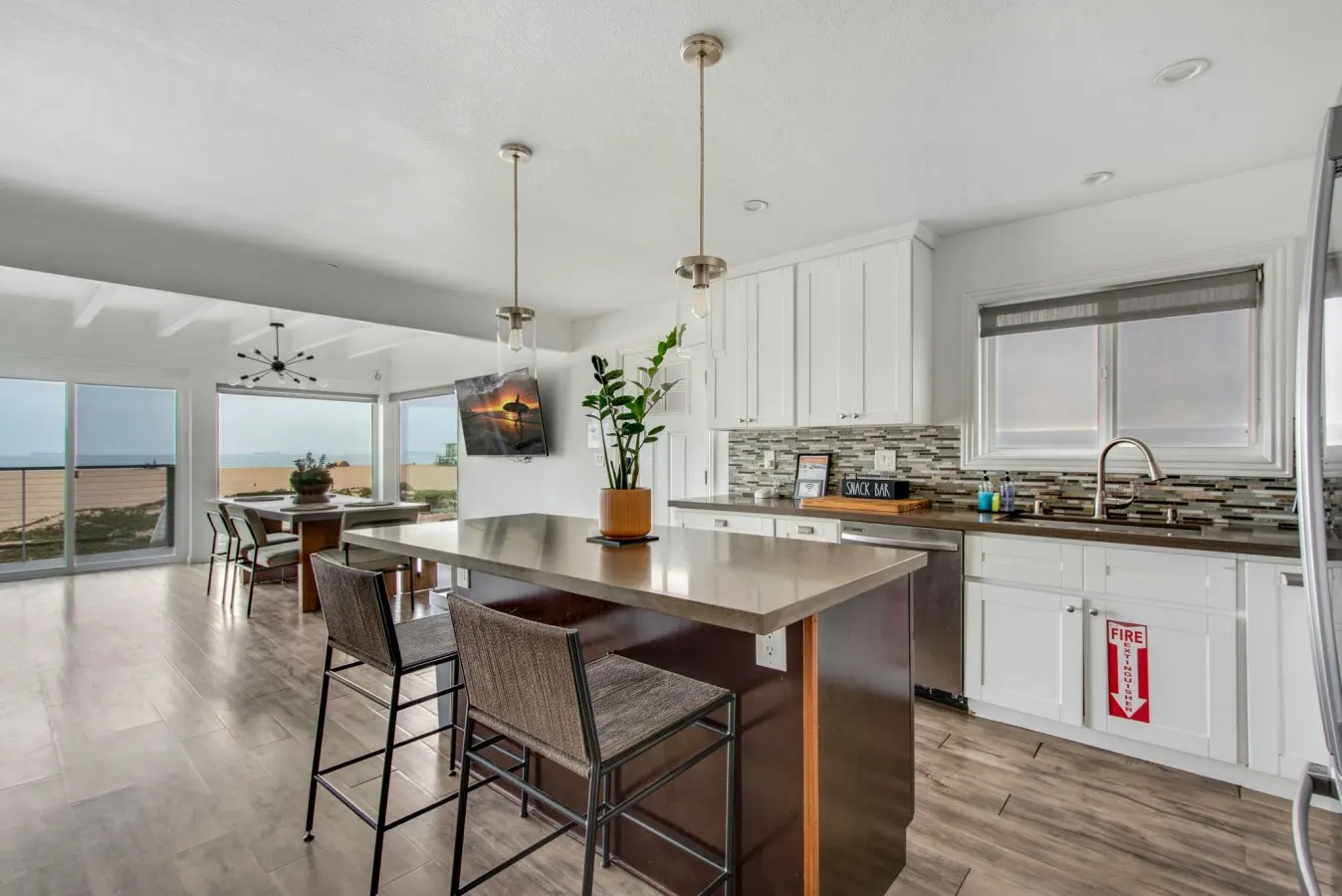 Beachfront Sunset Beach, Ocean Views, Sleeps 10 11