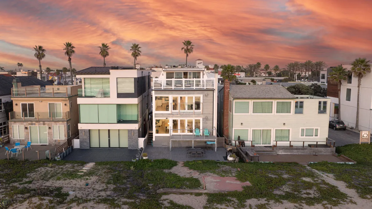 Beachfront Sunset Beach, Ocean Views, Sleeps 10 — photo 3