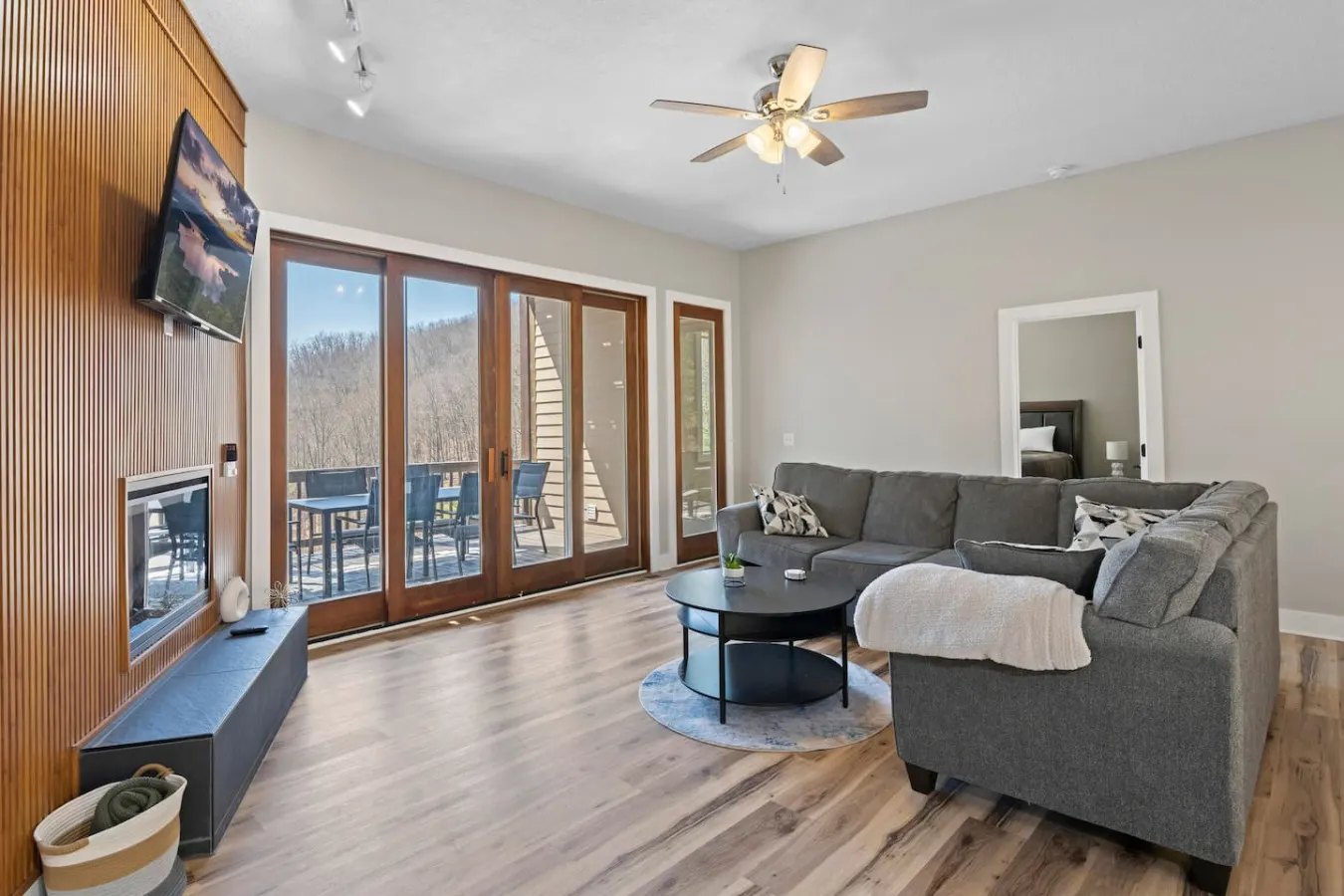 Mountain Escape Balcony with Grill & View 6