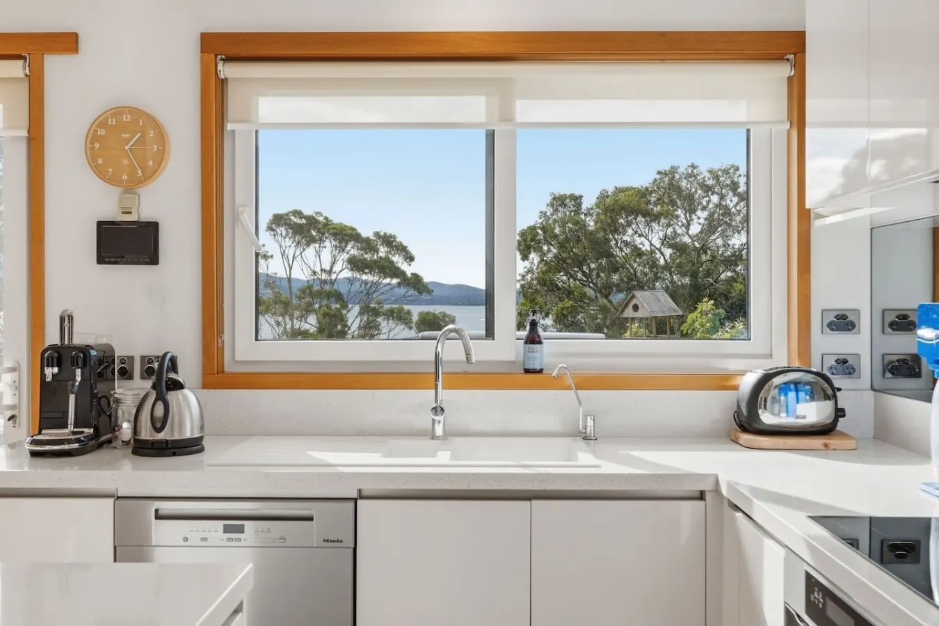 Coningham Beach House, Bay Views 12