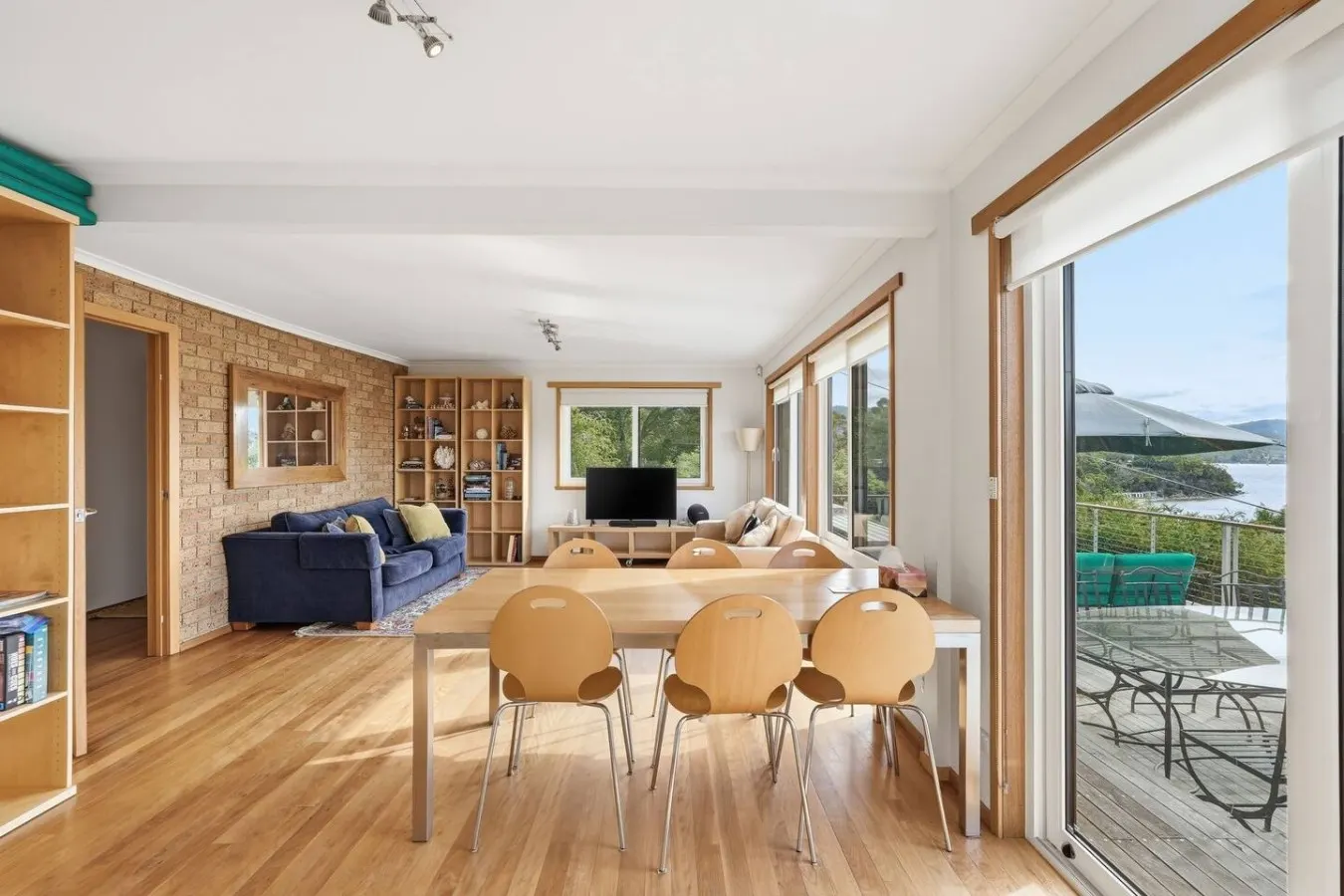 Coningham Beach House, Bay Views 13