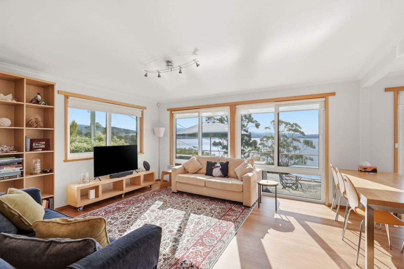 Coningham Beach House, Bay Views — photo 3
