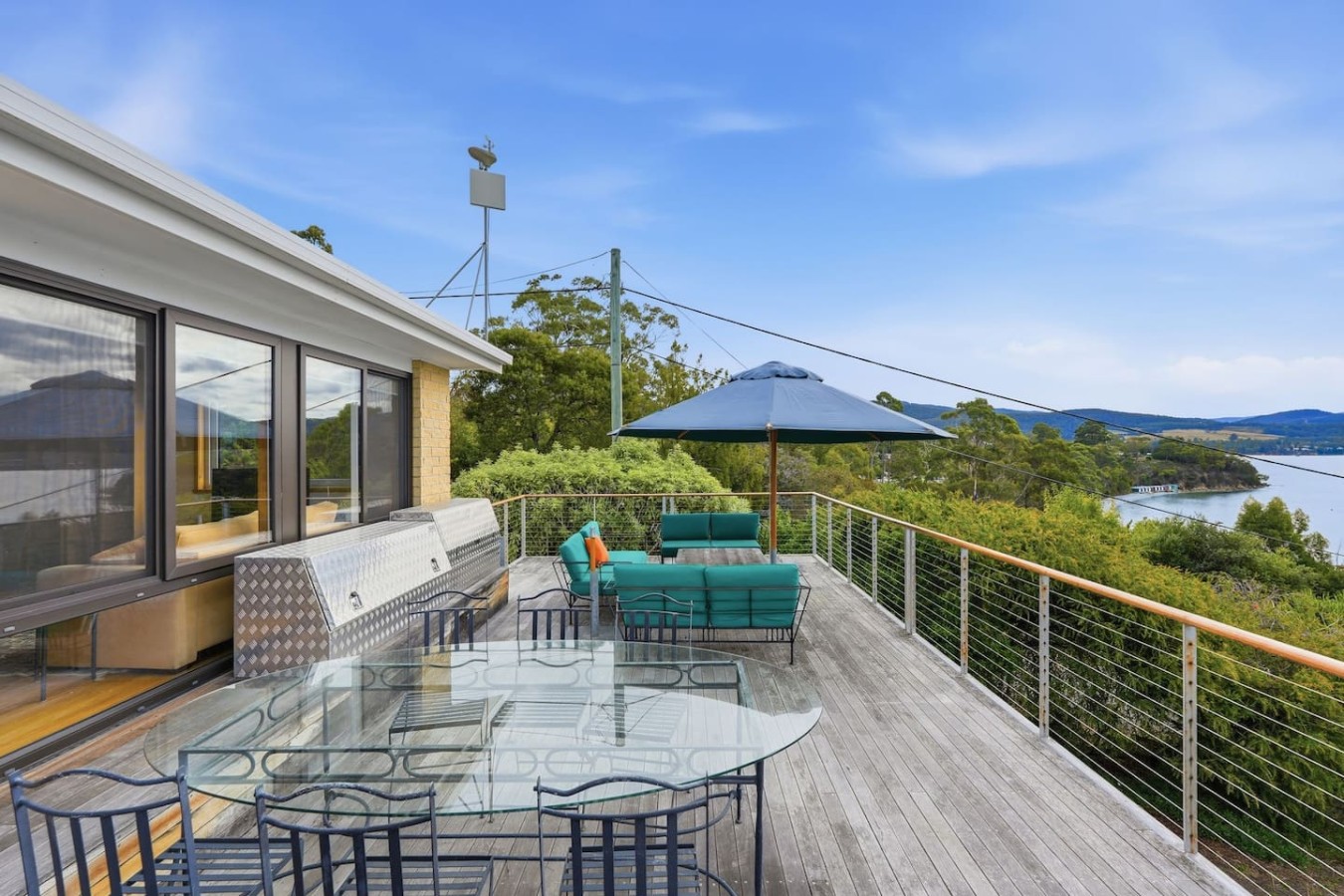 Coningham Beach House, Bay Views 6