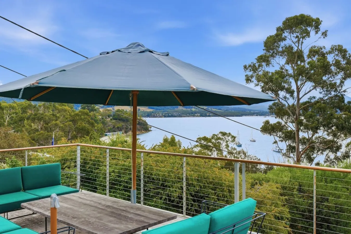 Coningham Beach House, Bay Views 8