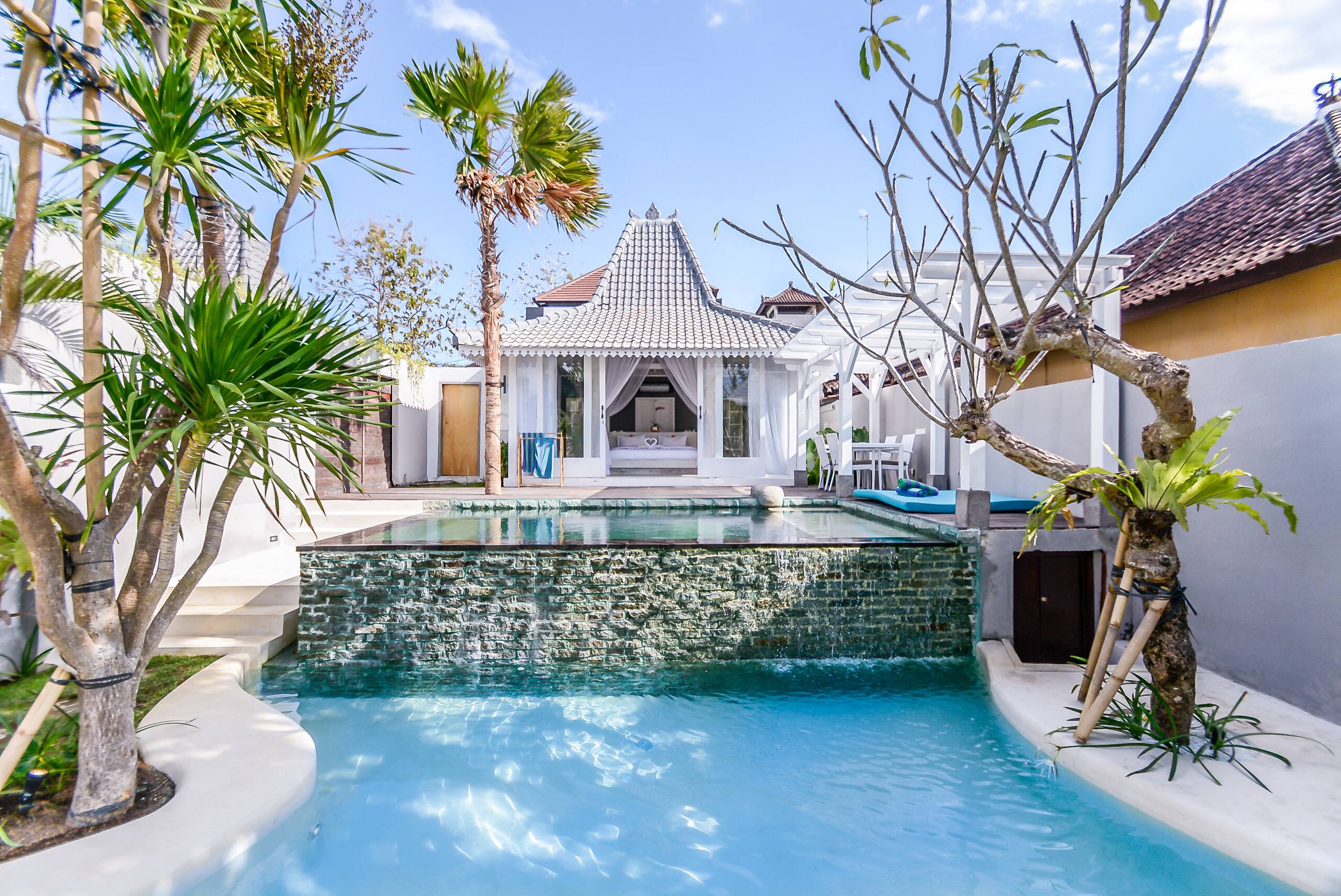 Mahi Mahi Suite 2: Romantic Joglo + Lagoon Pool