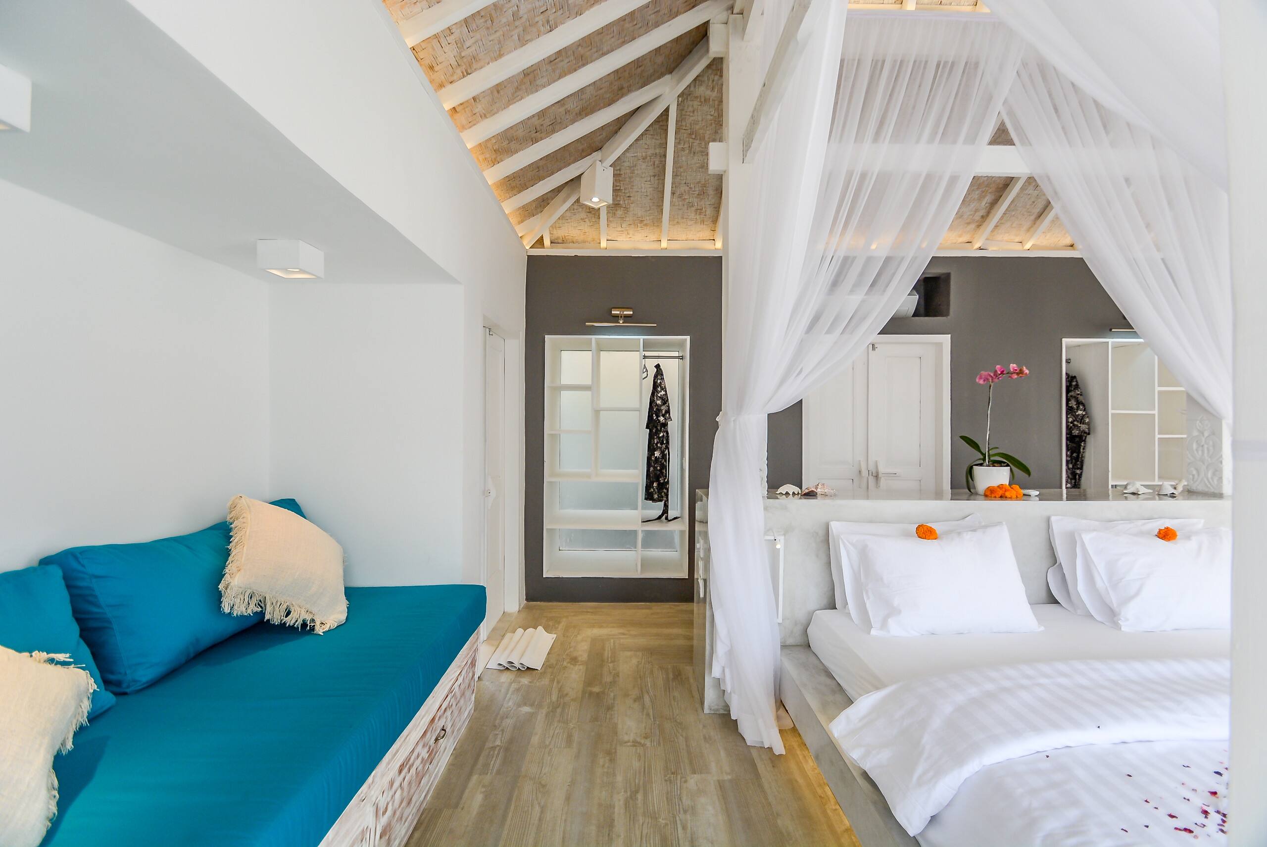 Mahi Mahi Suite 2: Romantic Joglo + Lagoon Pool 17