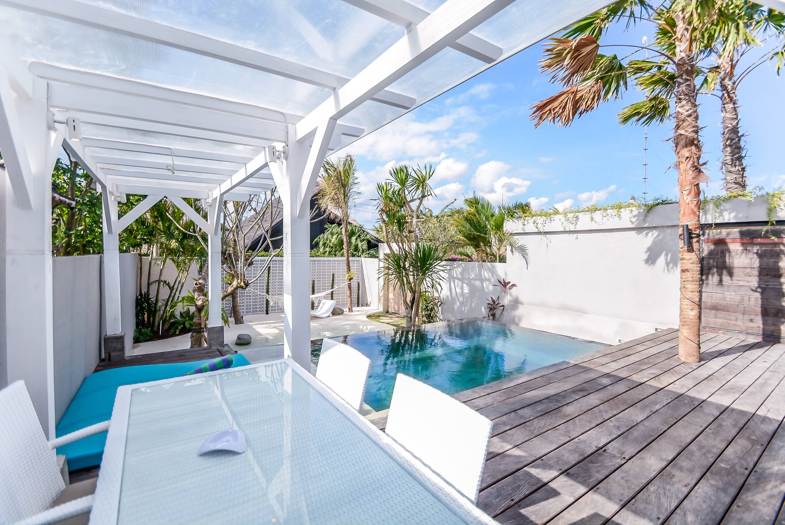 Mahi Mahi Suite 2: Romantic Joglo + Lagoon Pool 23